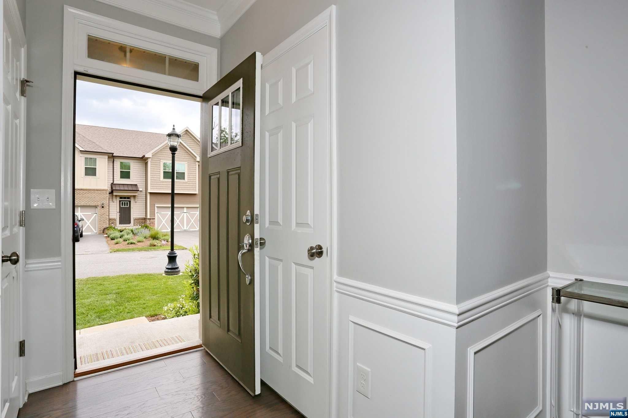 10 Marilyn Drive