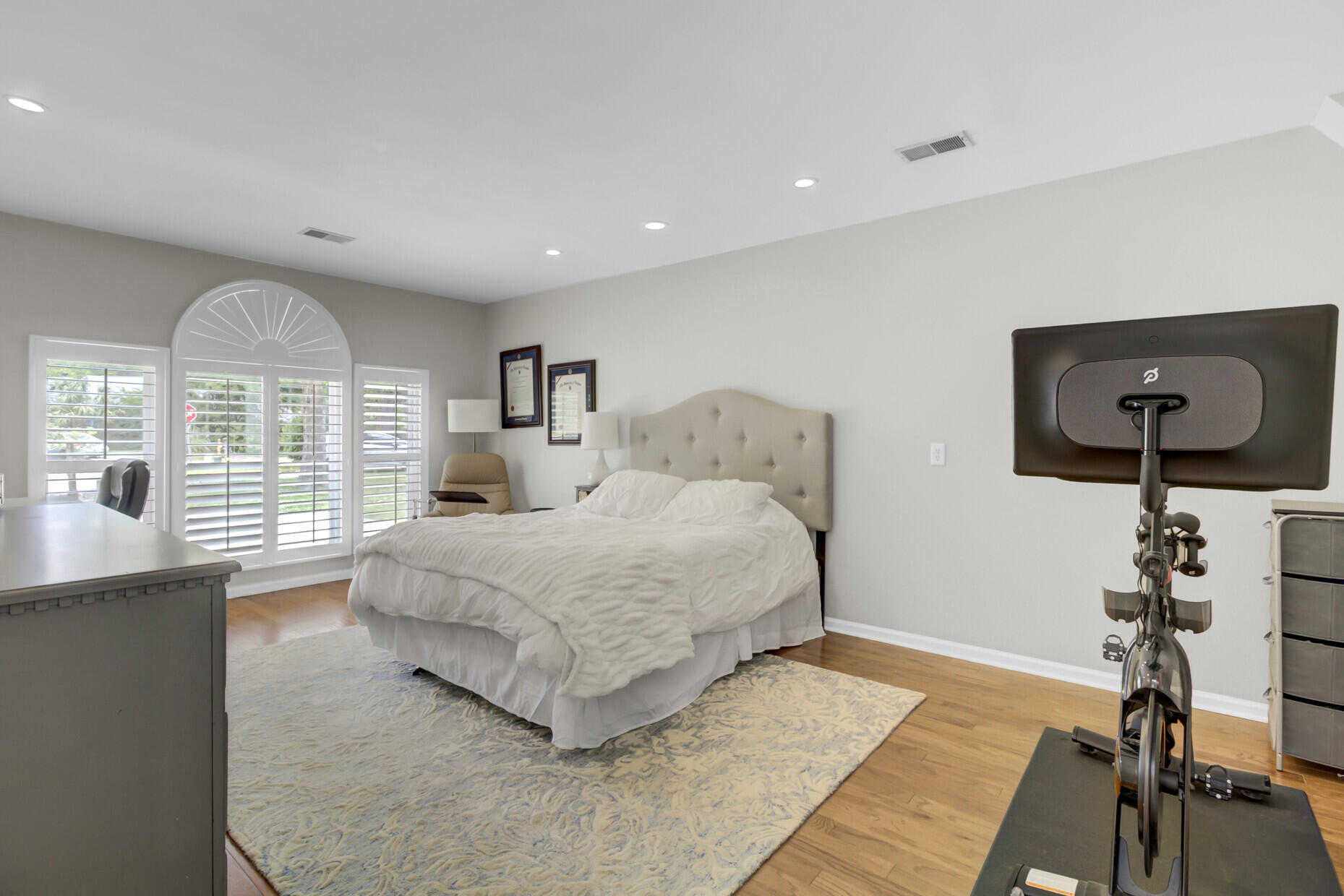1231 Llewellyn Road
