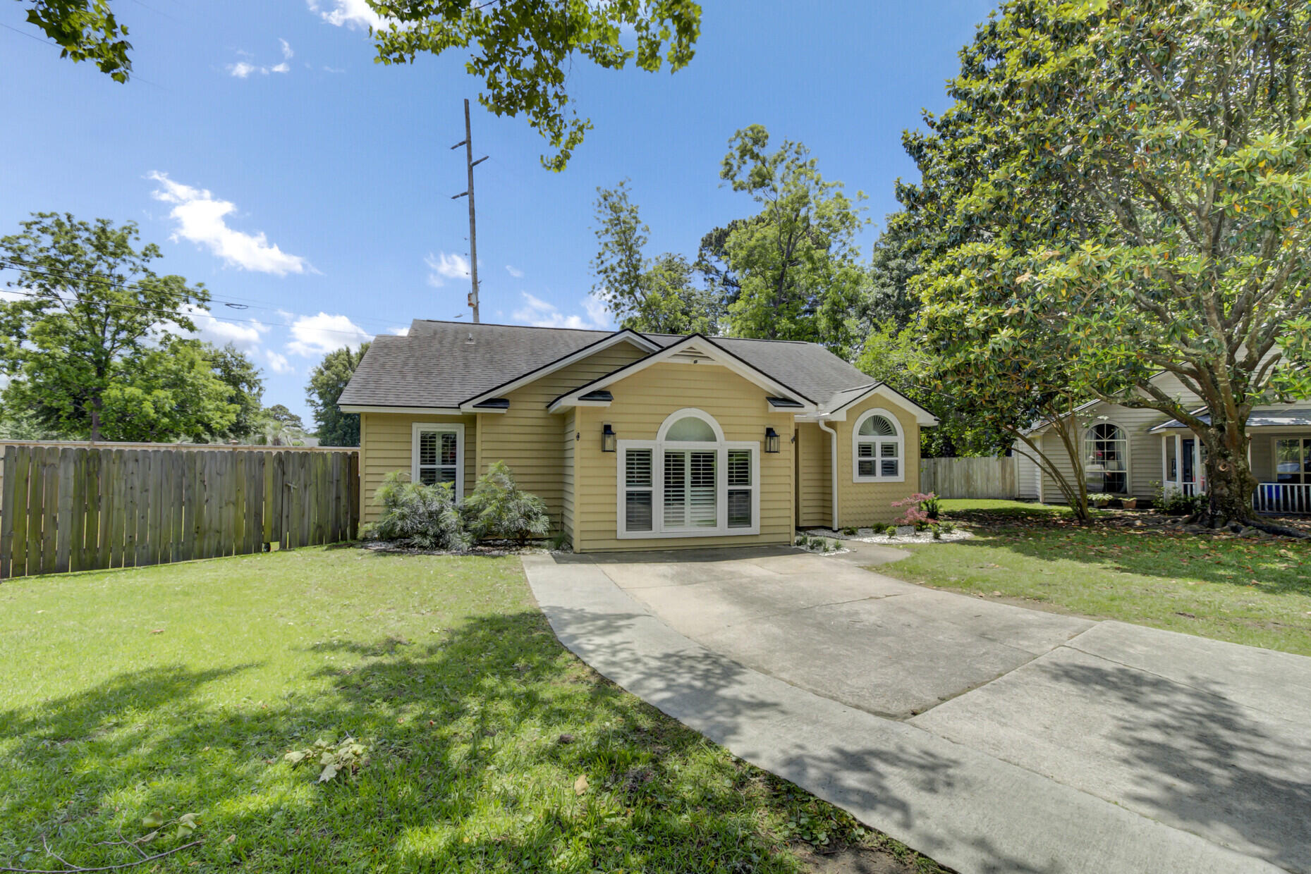 1231 Llewellyn Road