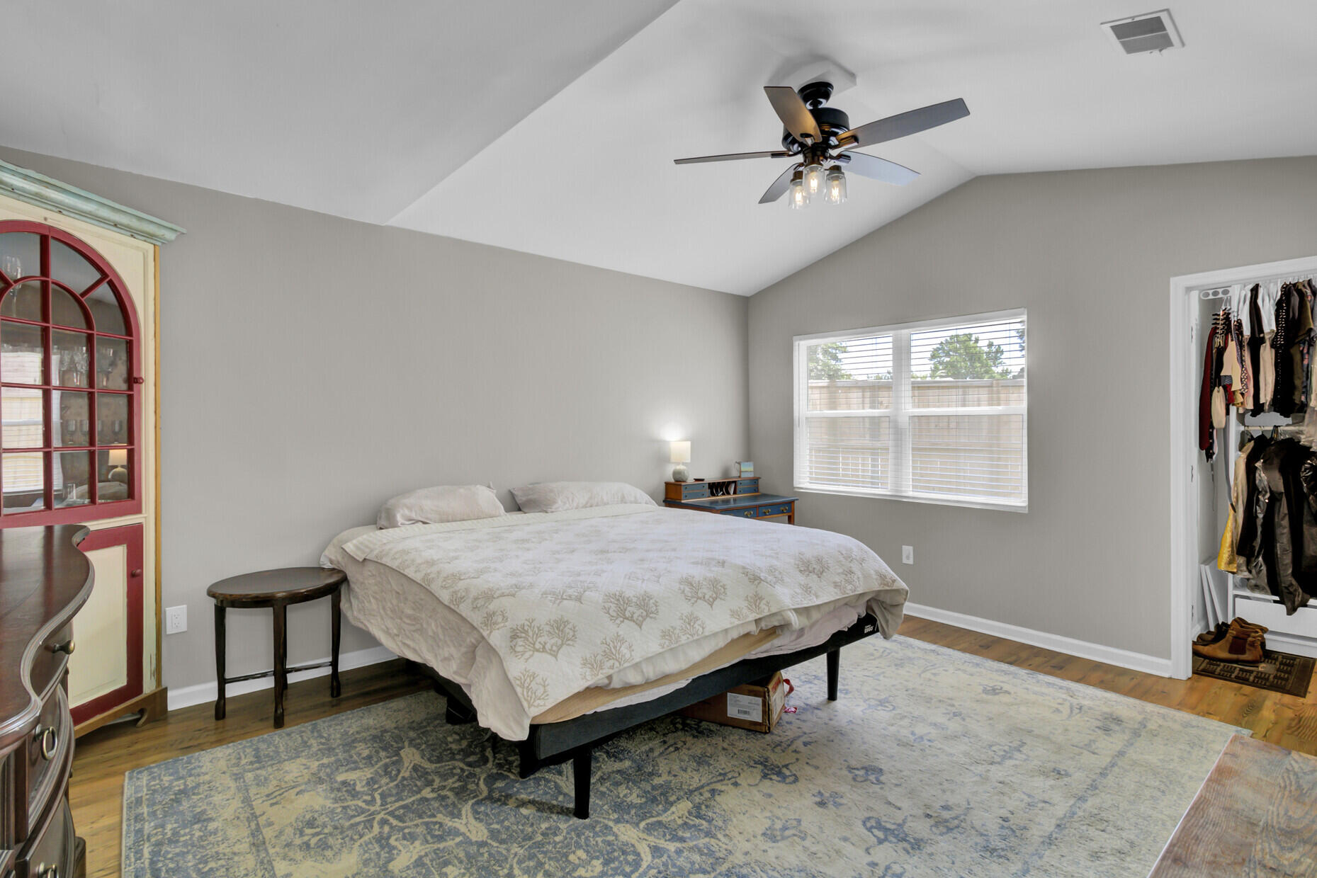 1231 Llewellyn Road