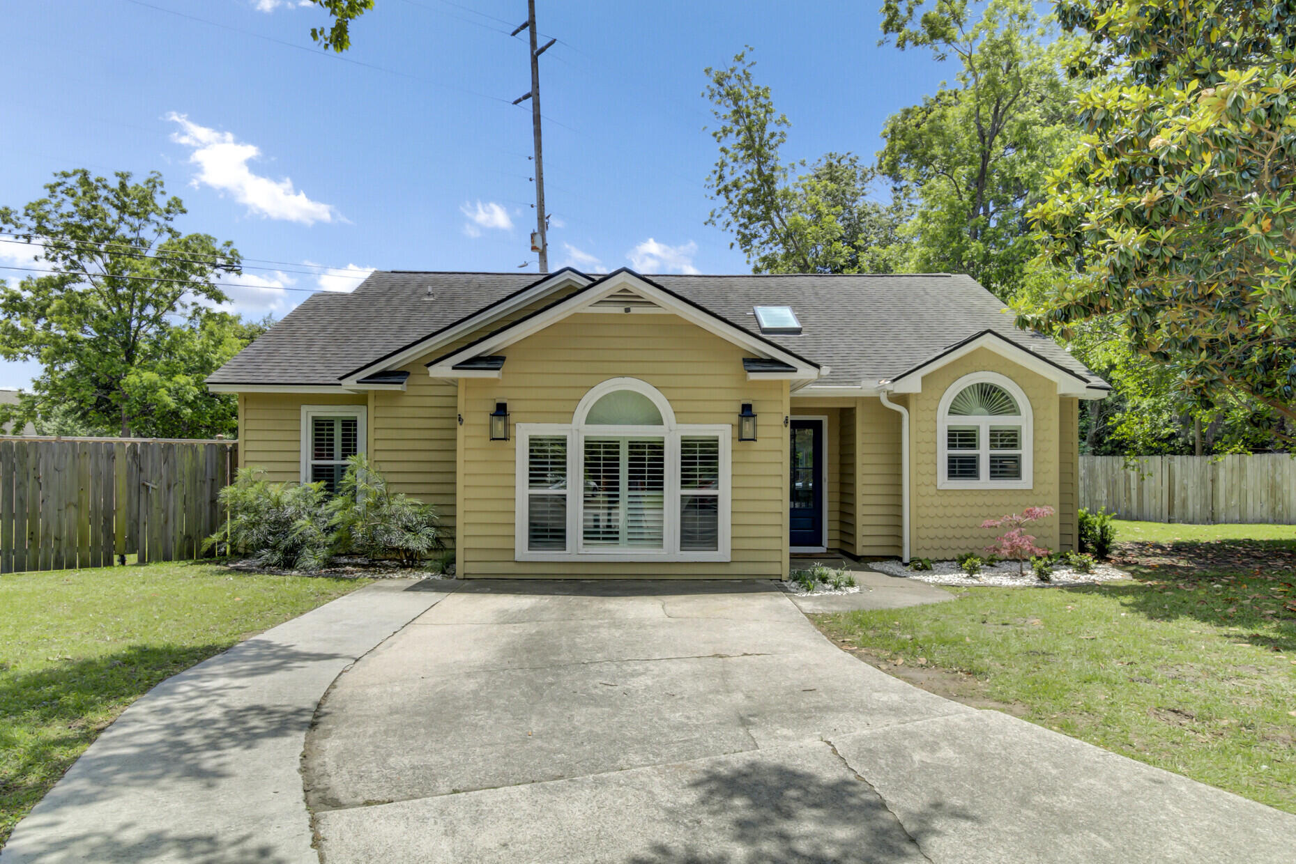 1231 Llewellyn Road