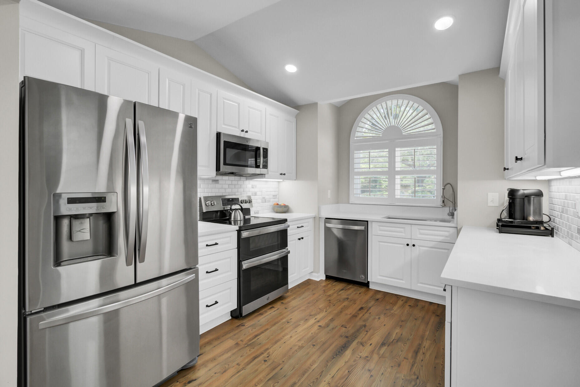 1231 Llewellyn Road