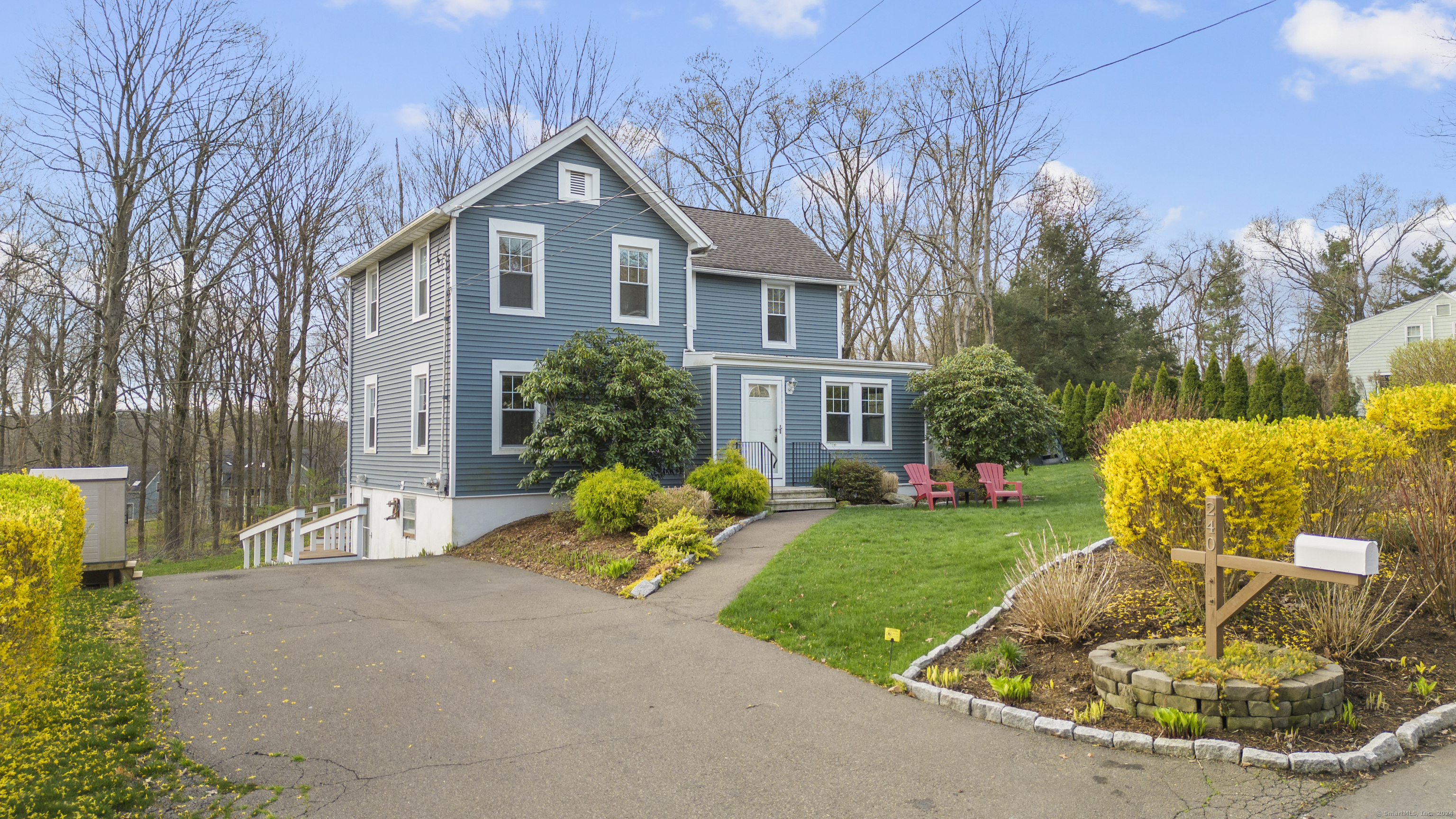 240 Kenwood Avenue 1