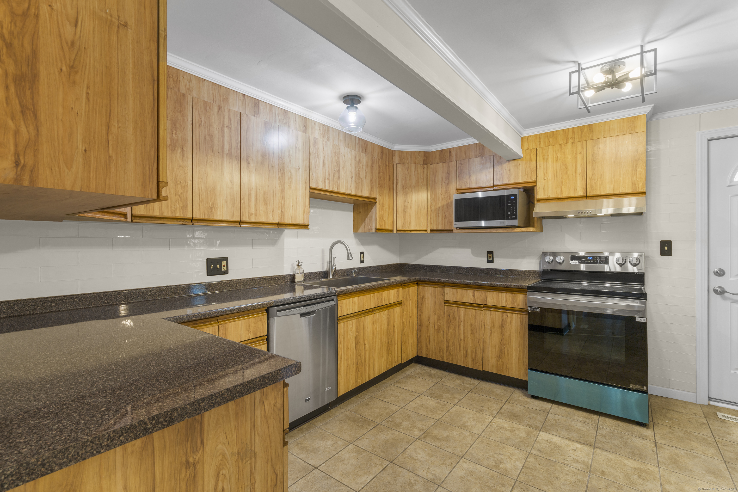 240 Kenwood Avenue 1