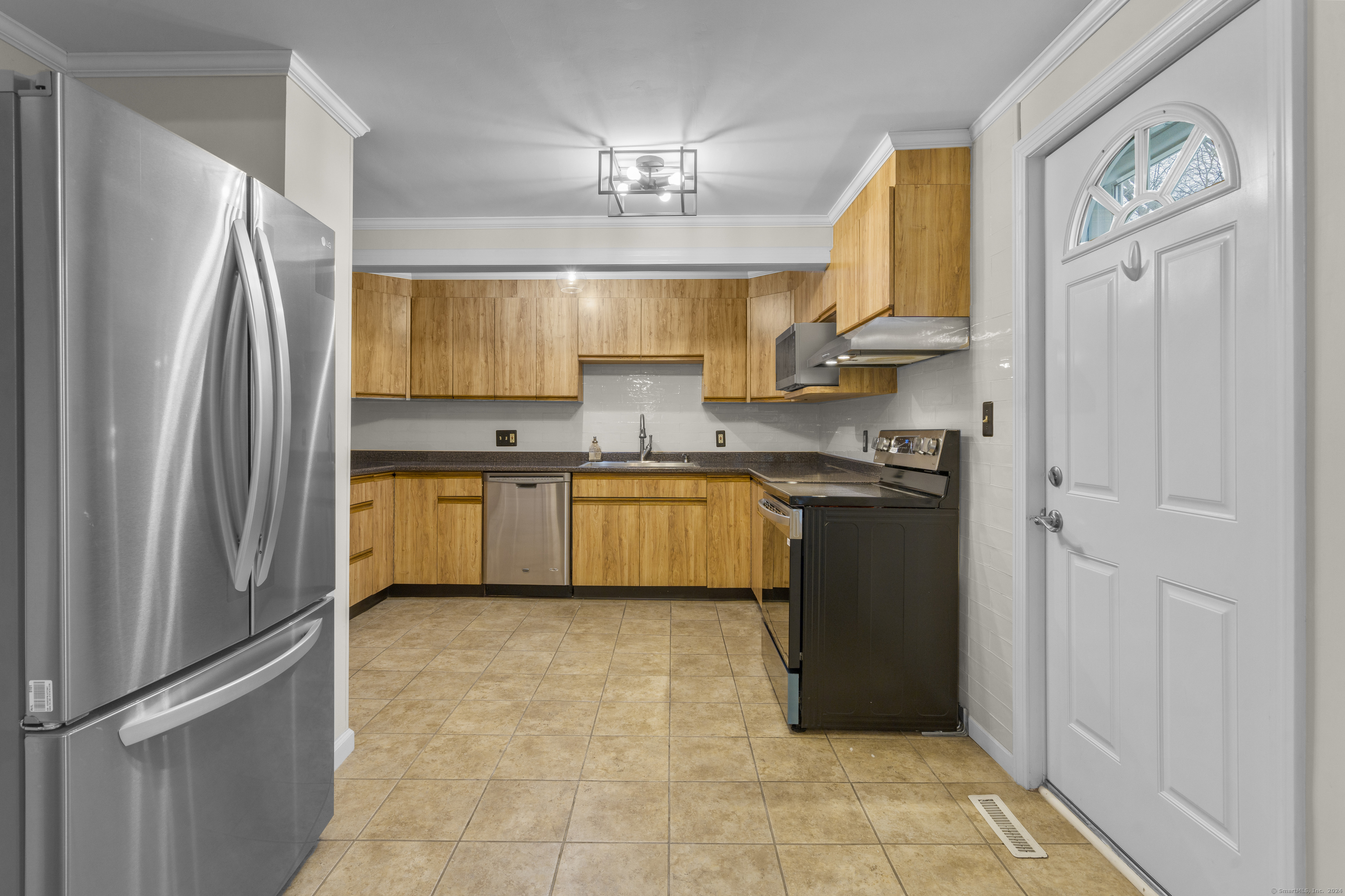 240 Kenwood Avenue 1