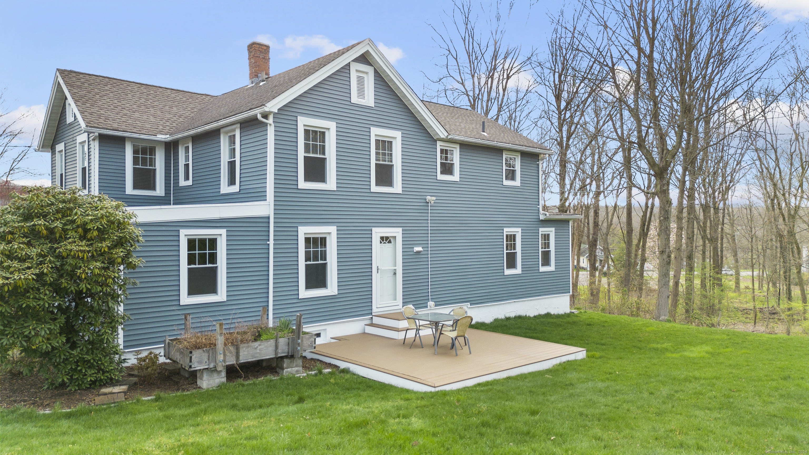 240 Kenwood Avenue 1