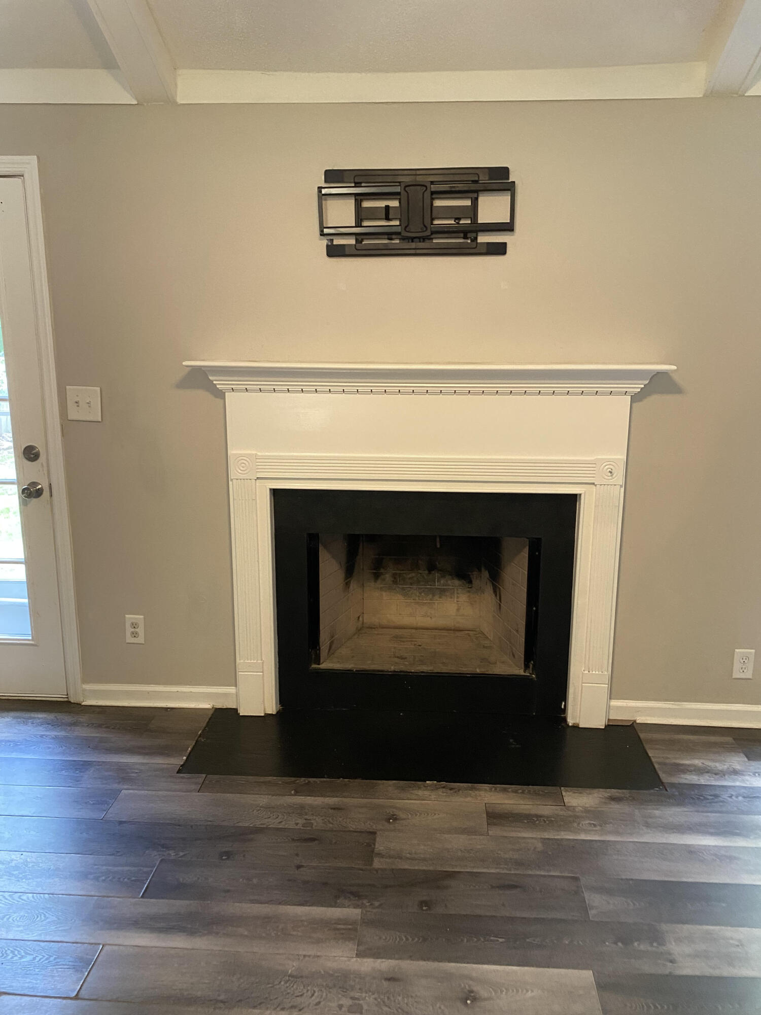 207 Crestwood Drive