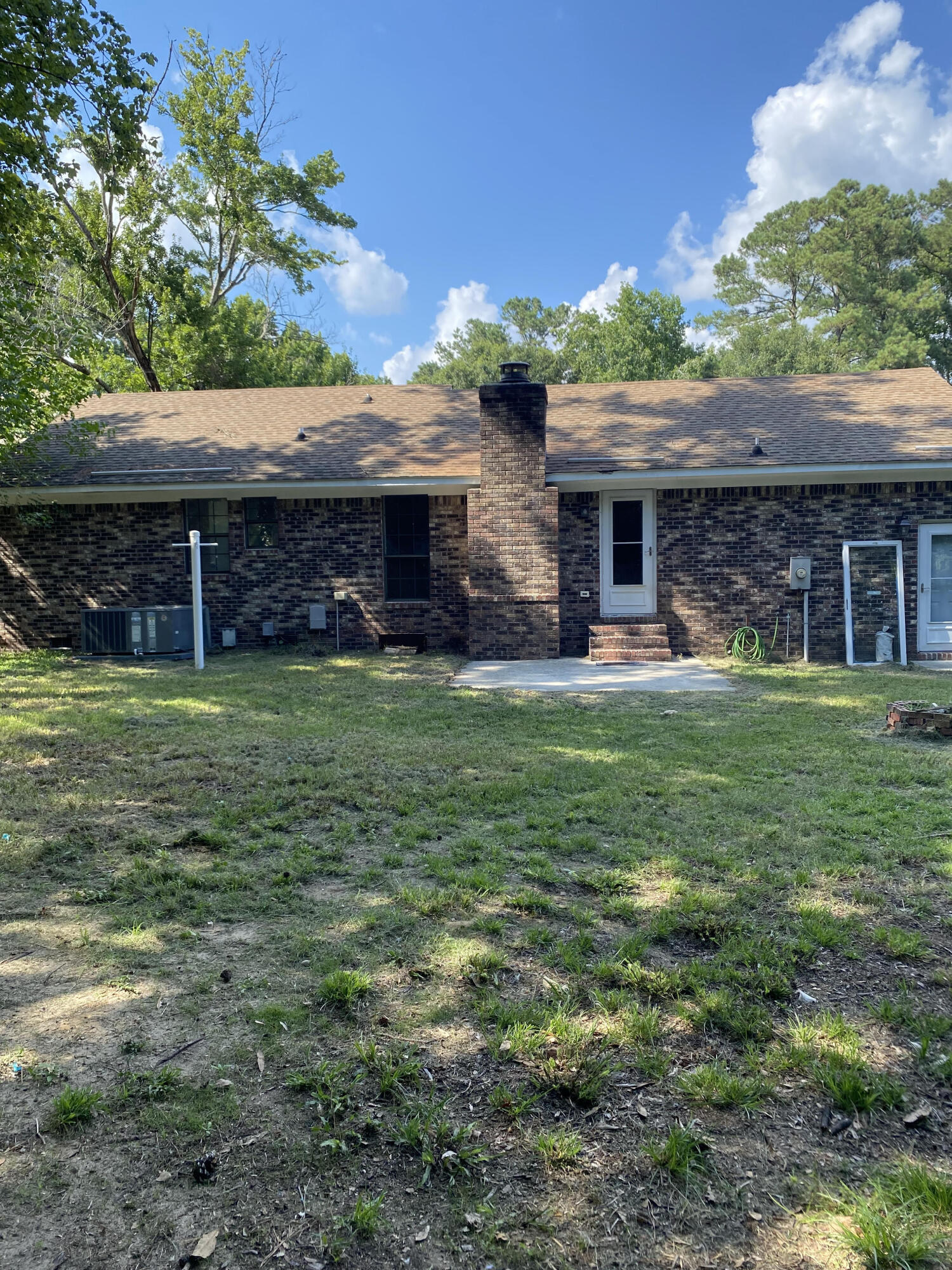 207 Crestwood Drive