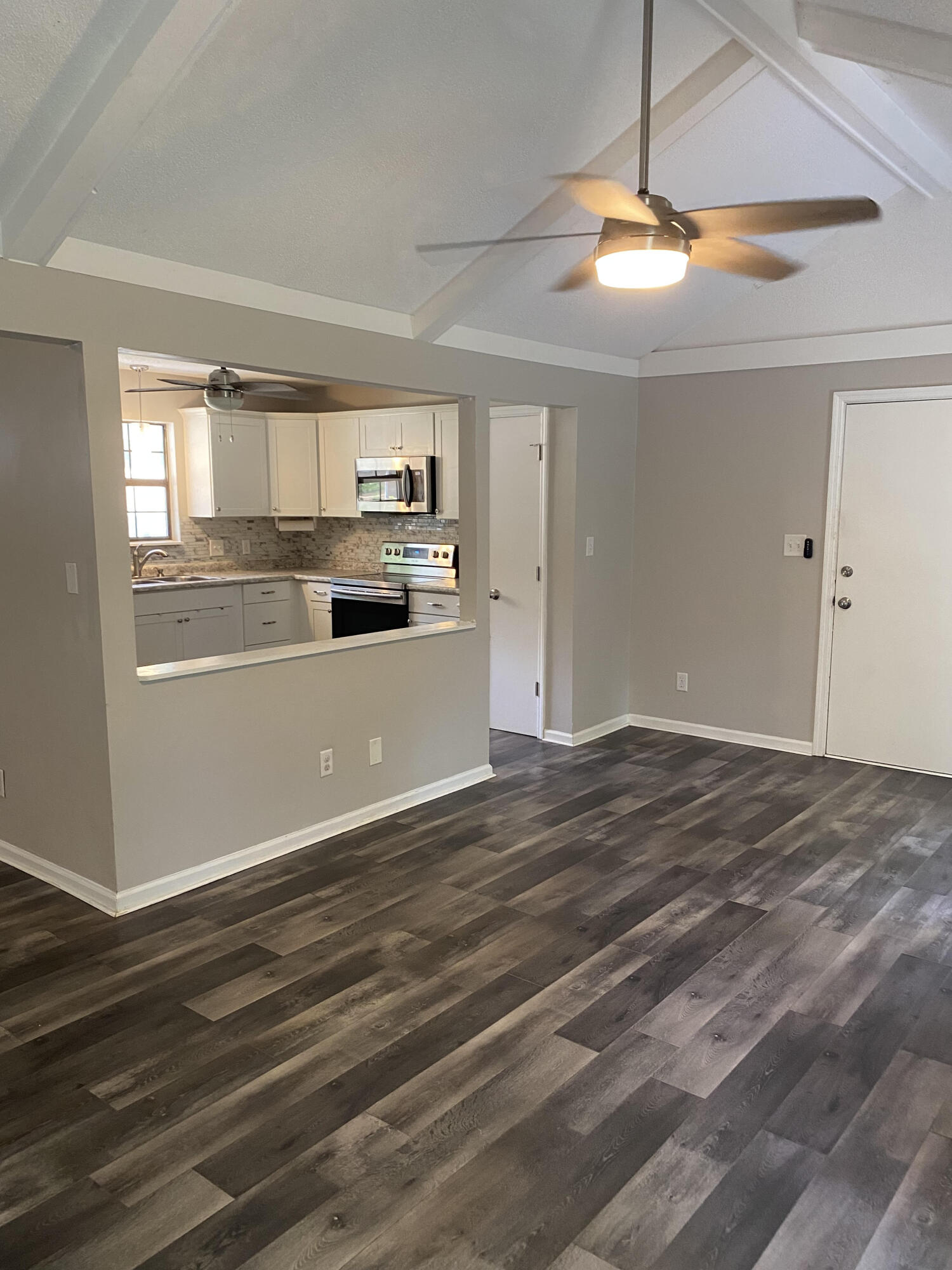 207 Crestwood Drive