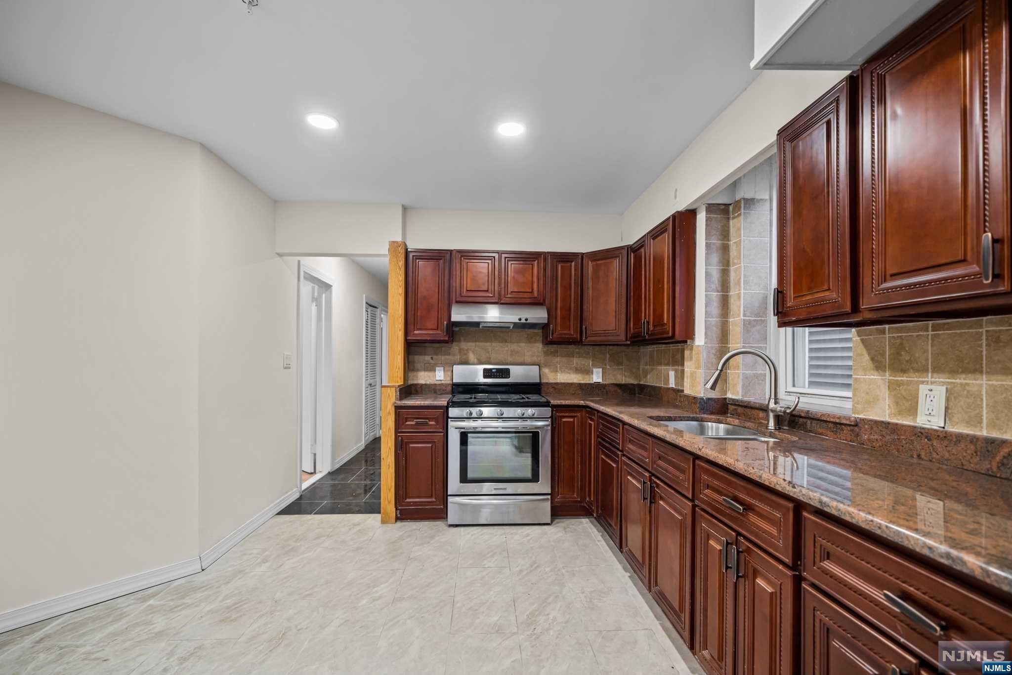 3311 Pleasant Avenue 1