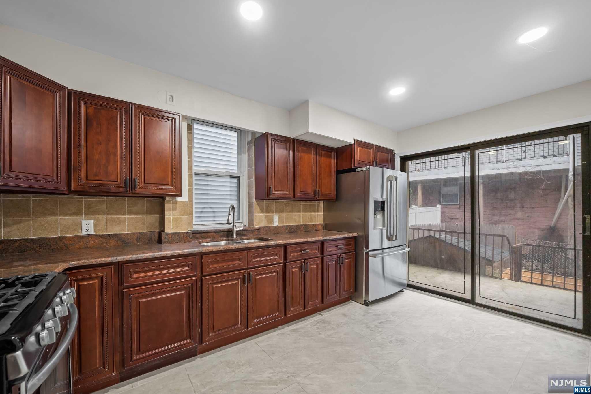 3311 Pleasant Avenue 1