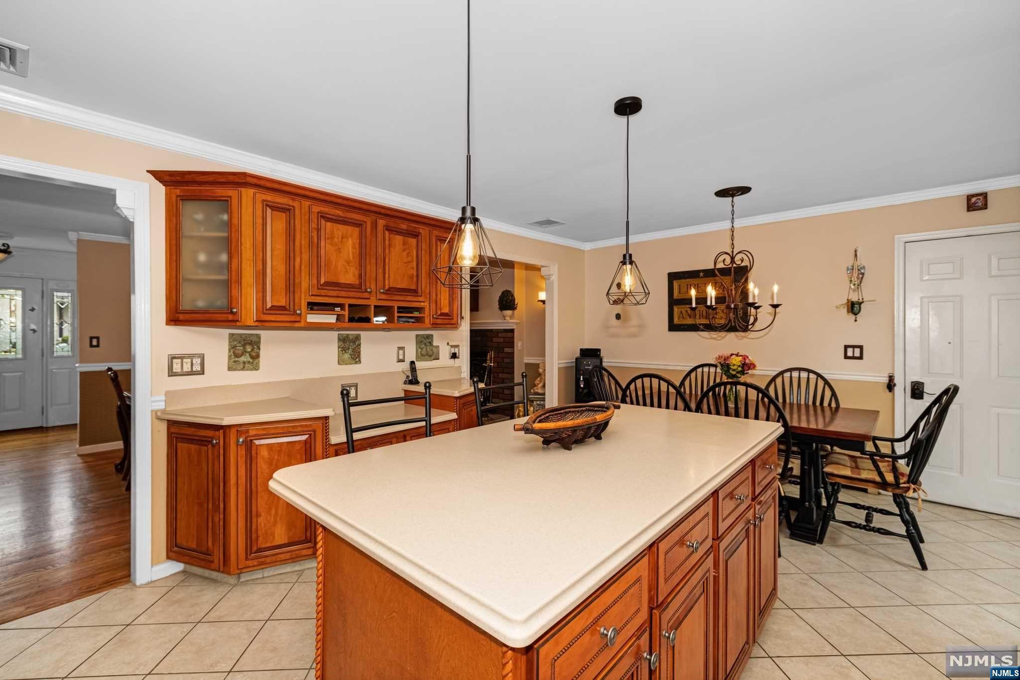 16 Leoson Parkway