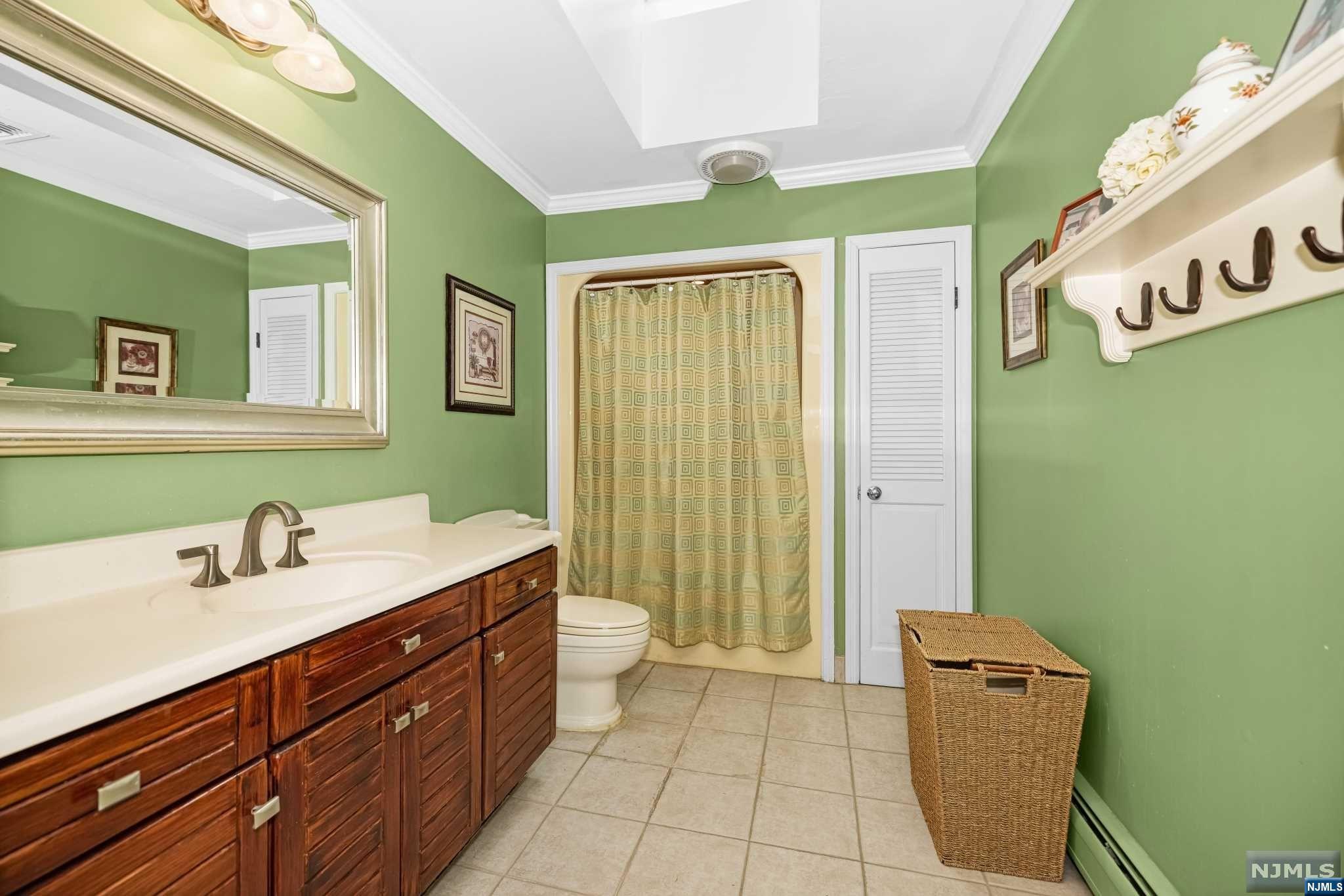 16 Leoson Parkway