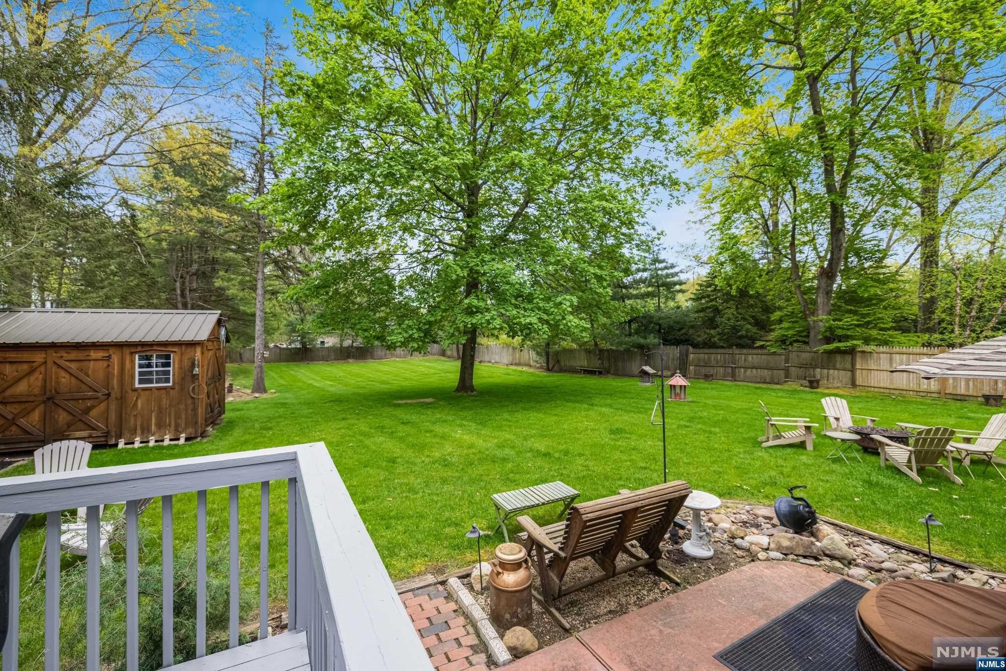 16 Leoson Parkway