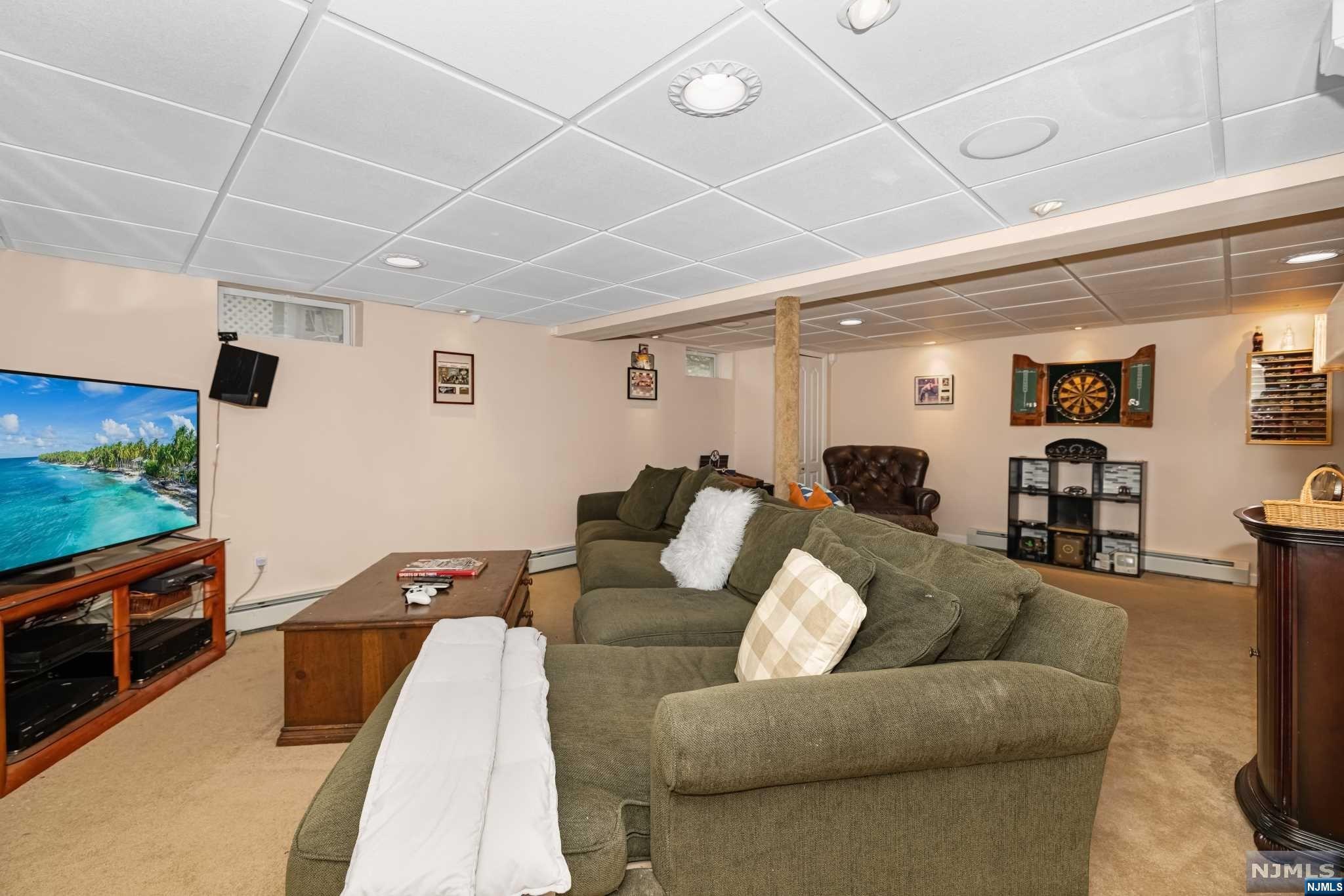 16 Leoson Parkway