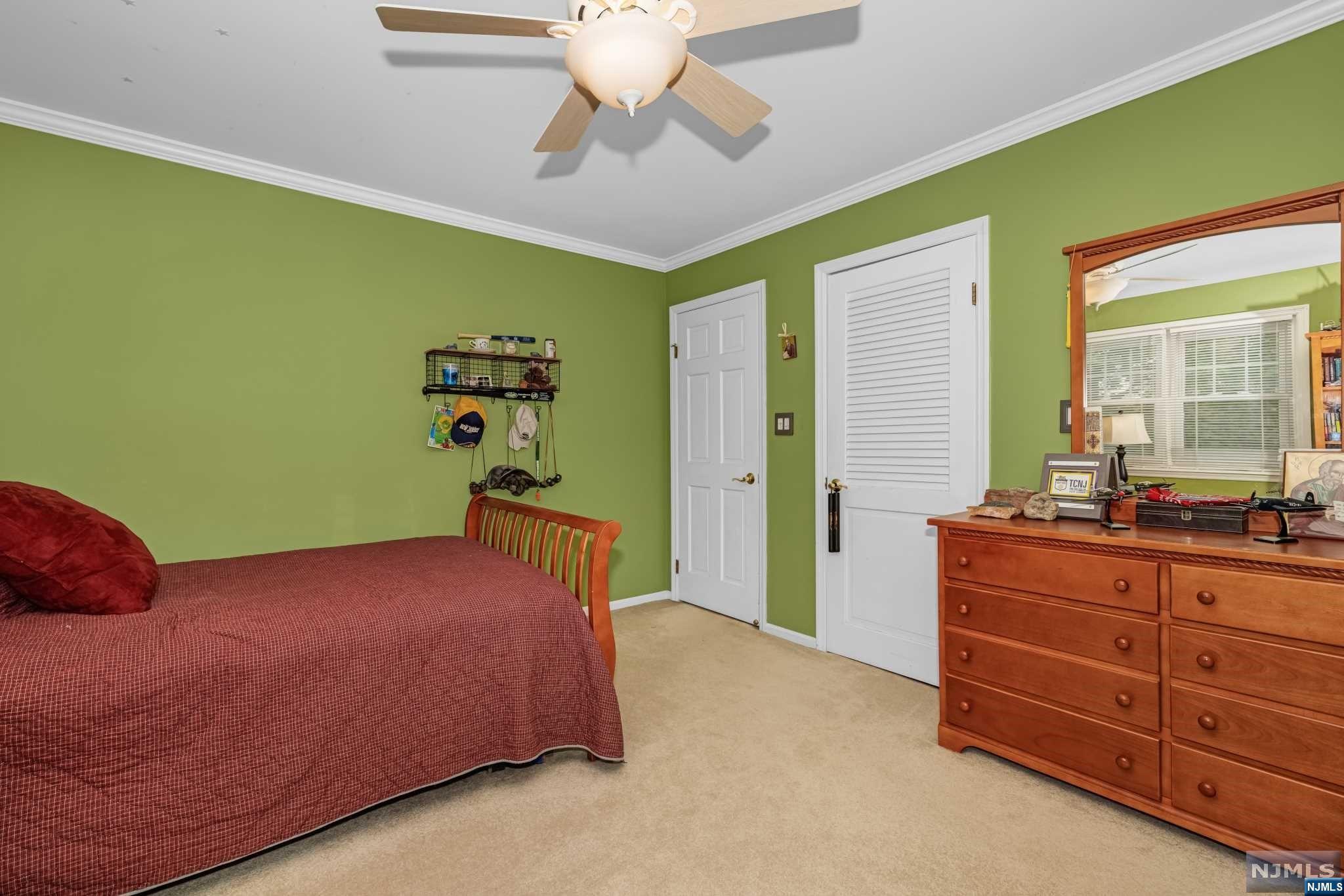 16 Leoson Parkway