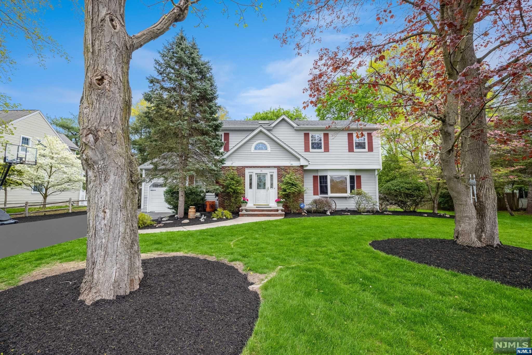 16 Leoson Parkway