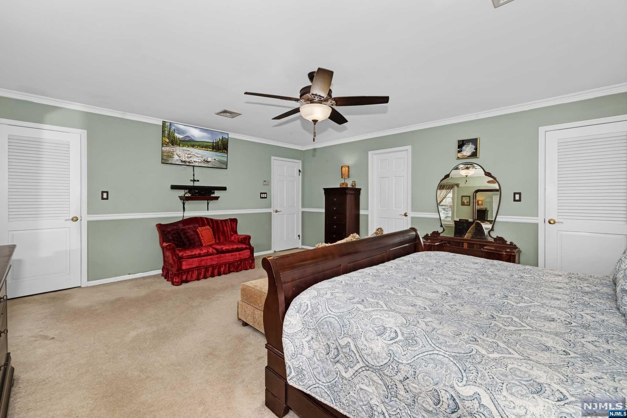 16 Leoson Parkway