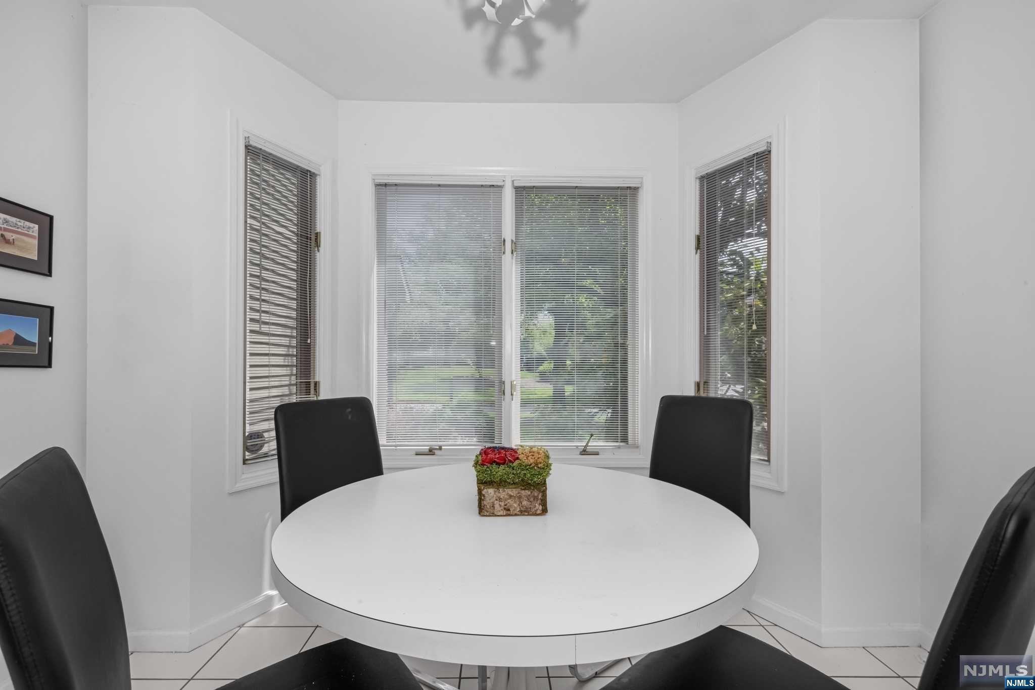 101 Lakeview Drive 101