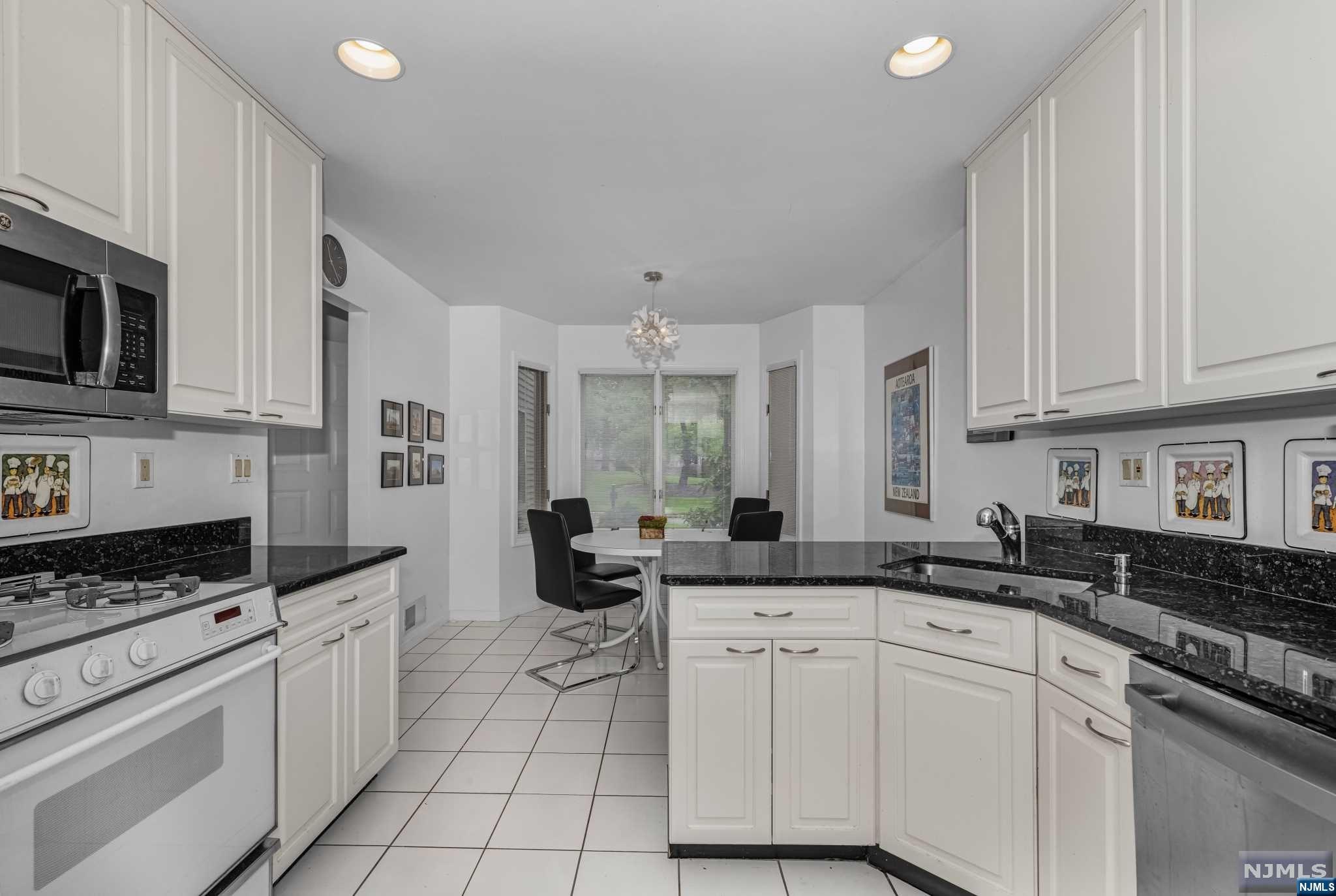 101 Lakeview Drive 101