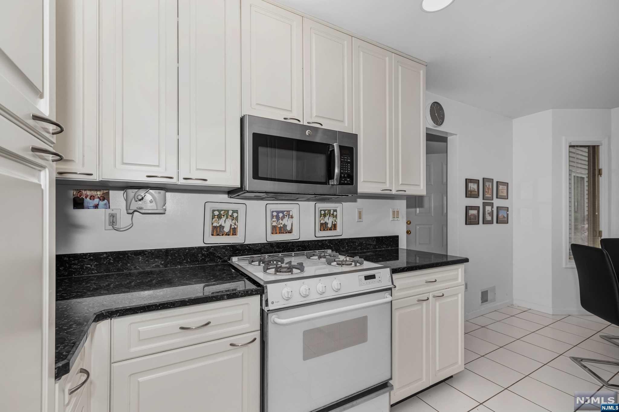 101 Lakeview Drive 101