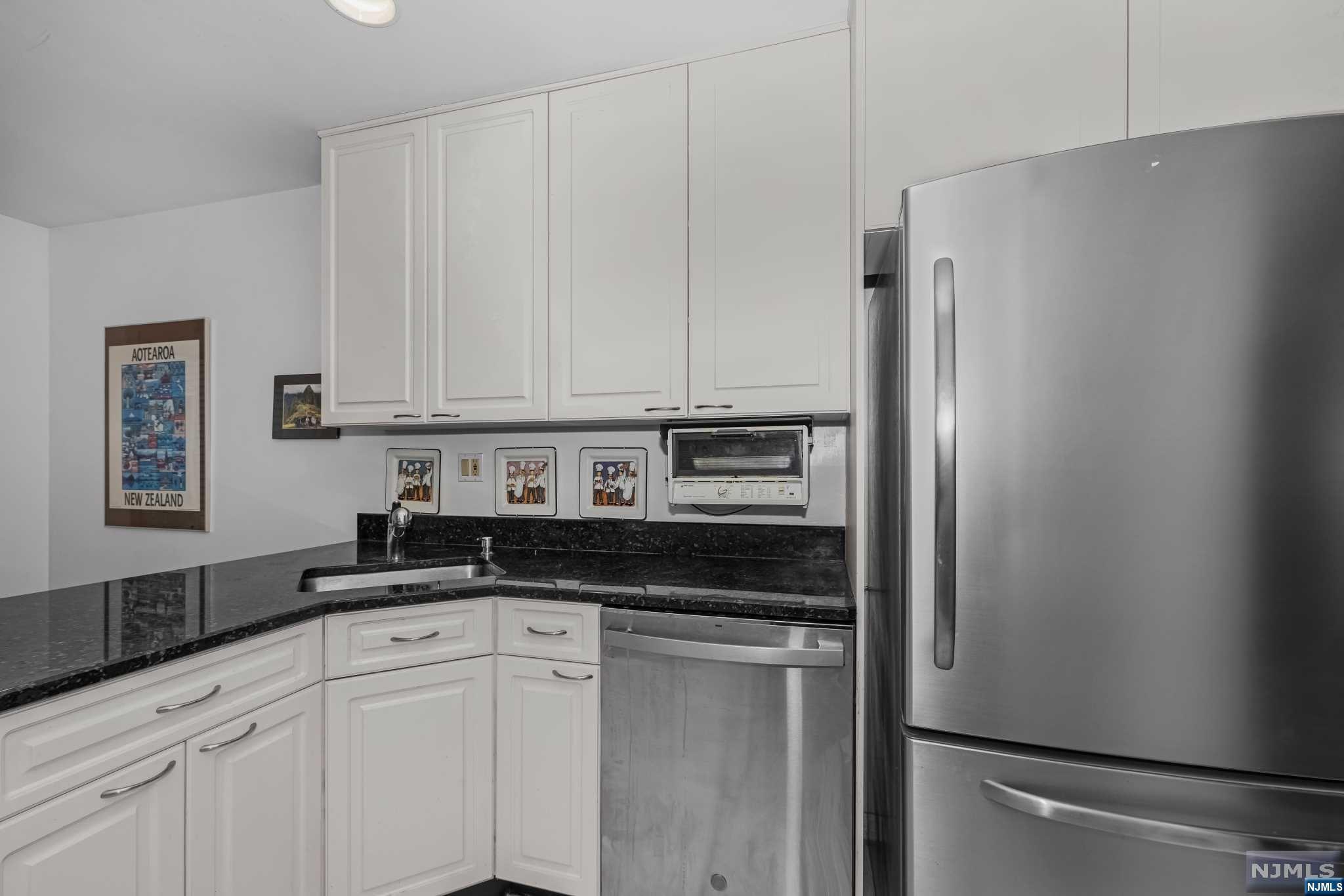101 Lakeview Drive 101