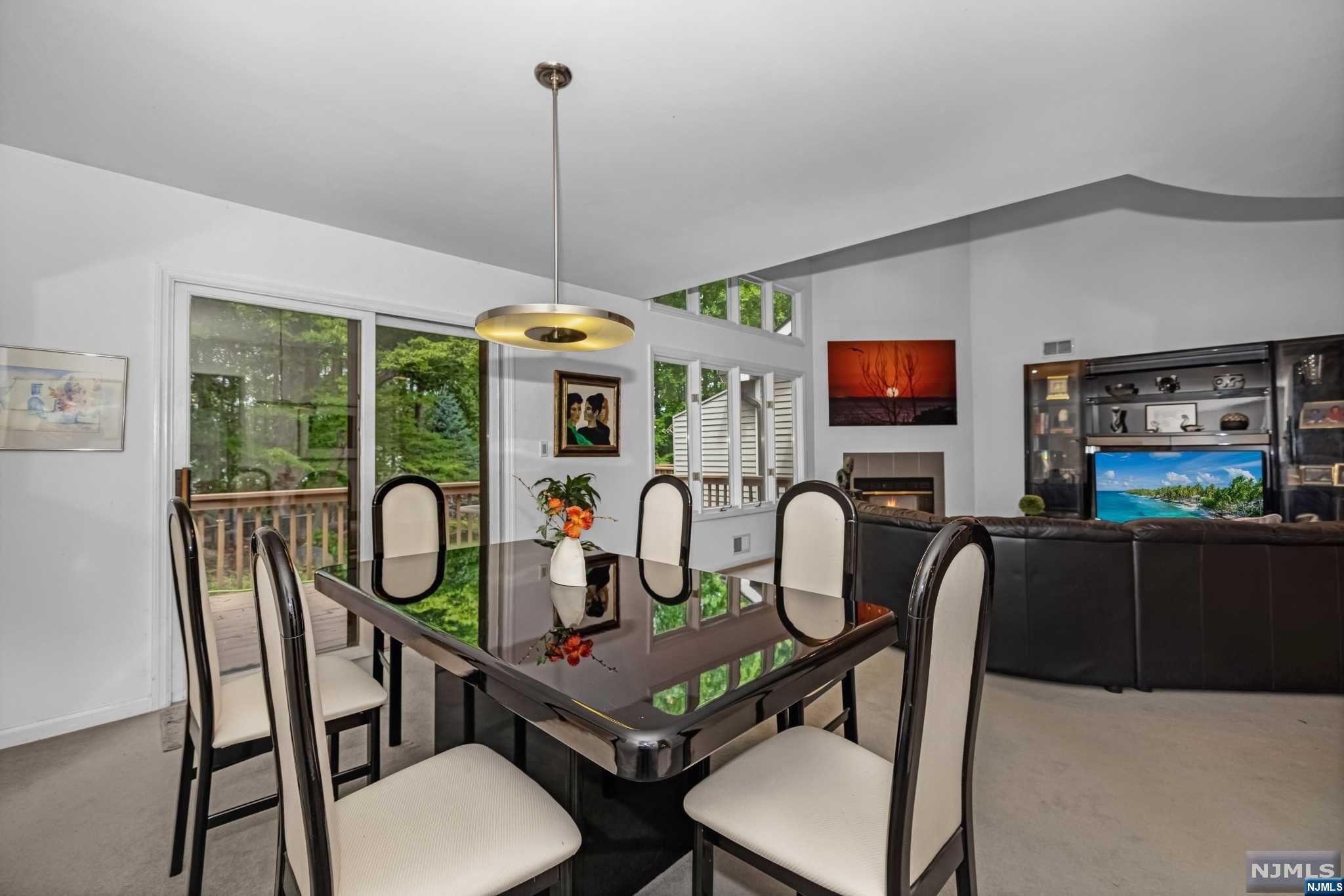 101 Lakeview Drive 101