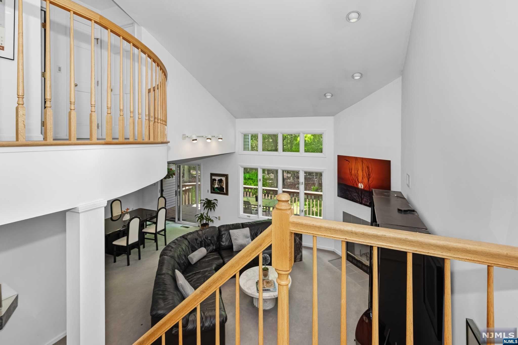 101 Lakeview Drive 101