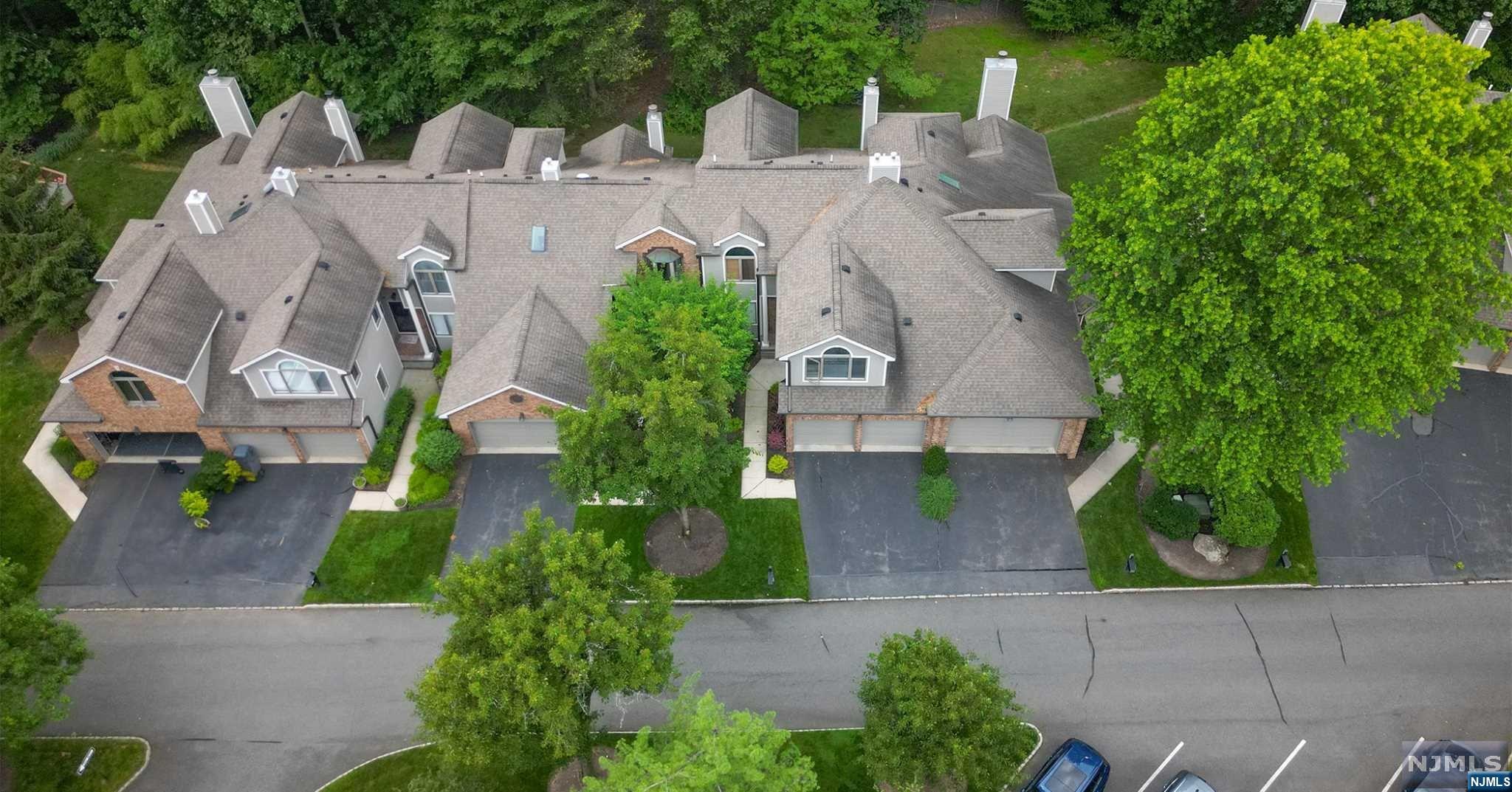 101 Lakeview Drive 101