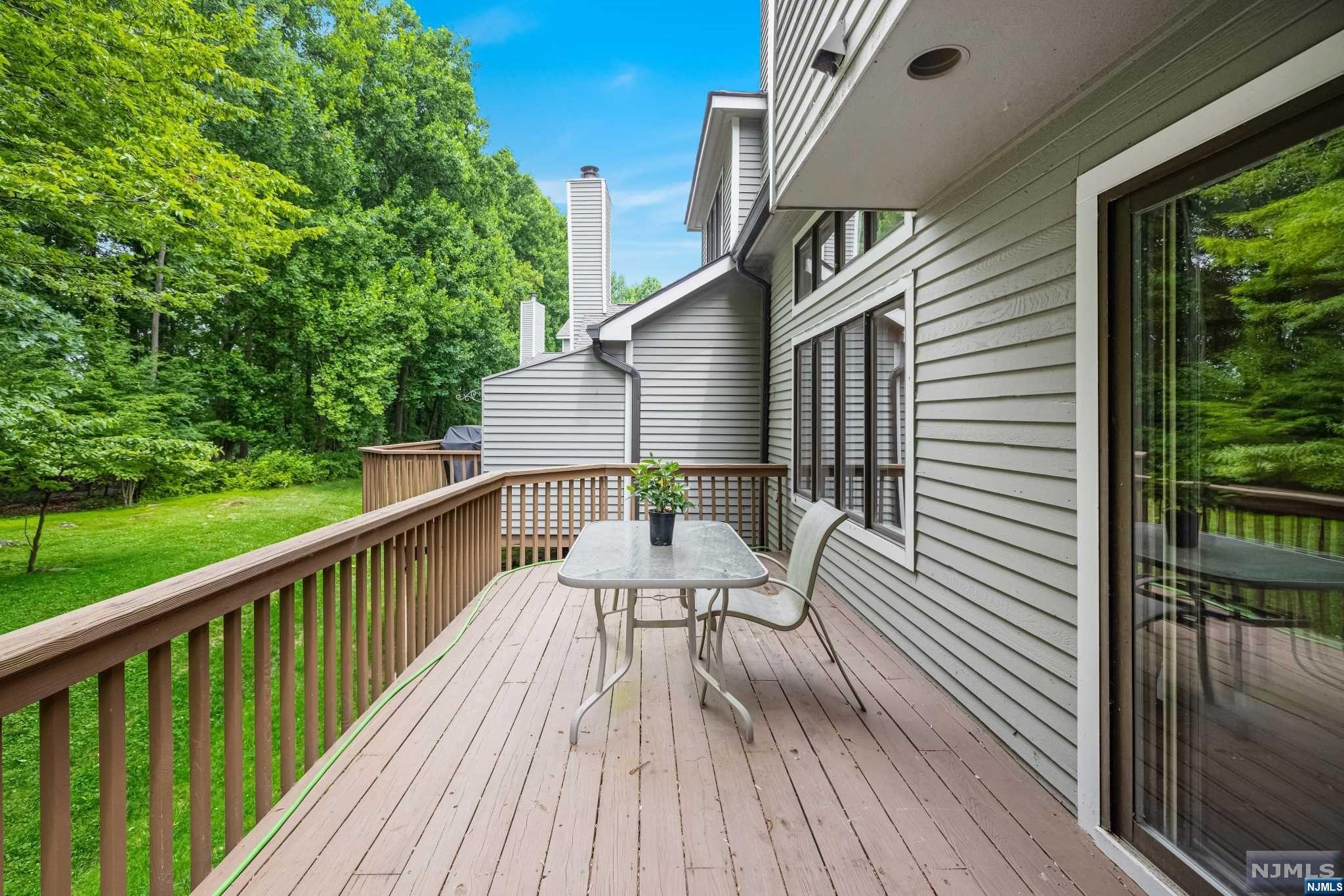 101 Lakeview Drive 101