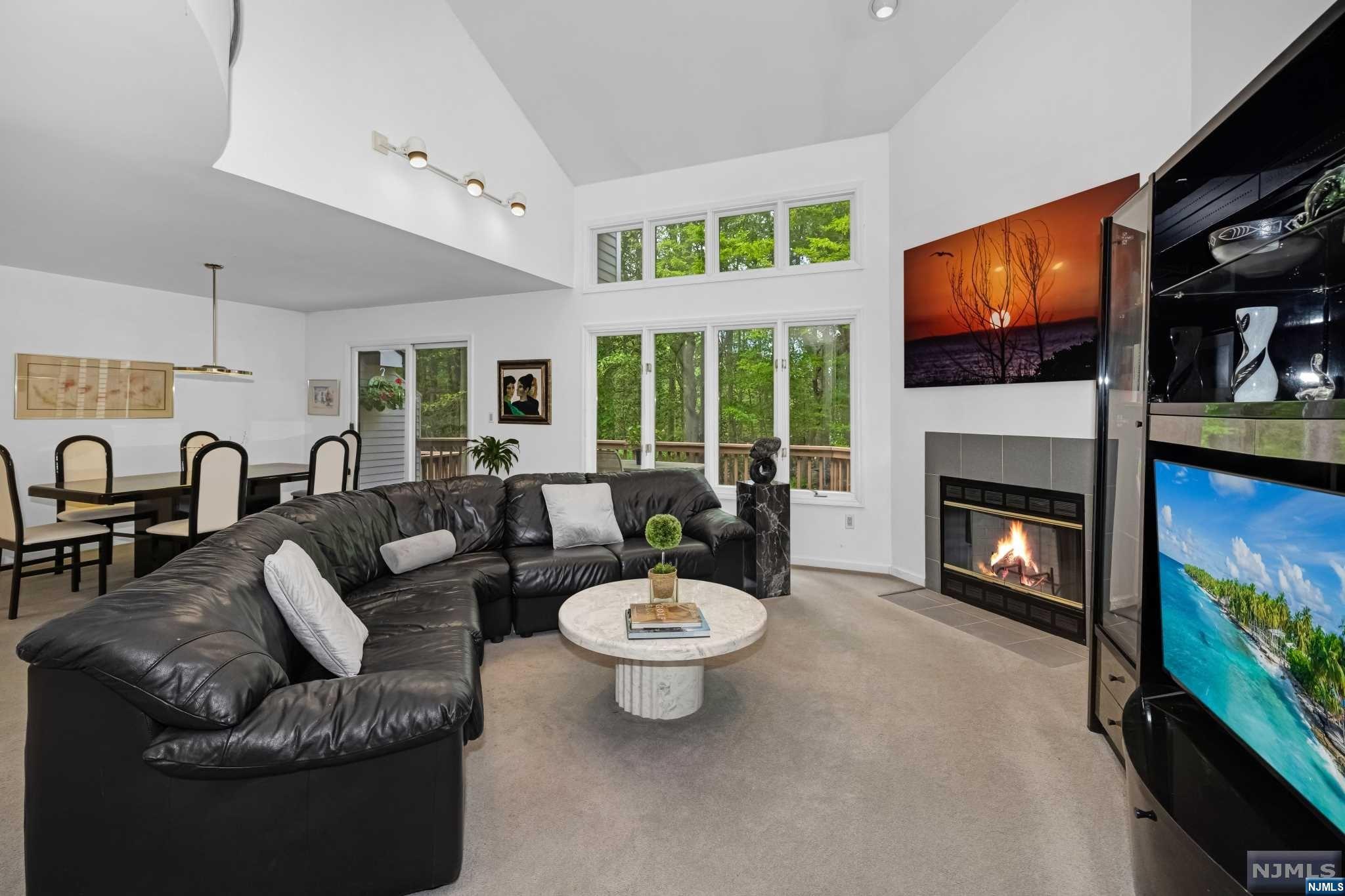 101 Lakeview Drive 101
