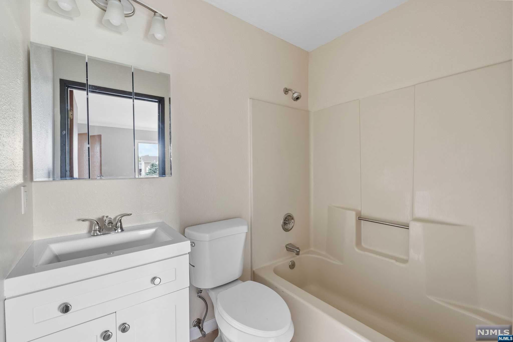 9 Vreeland Avenue 3B