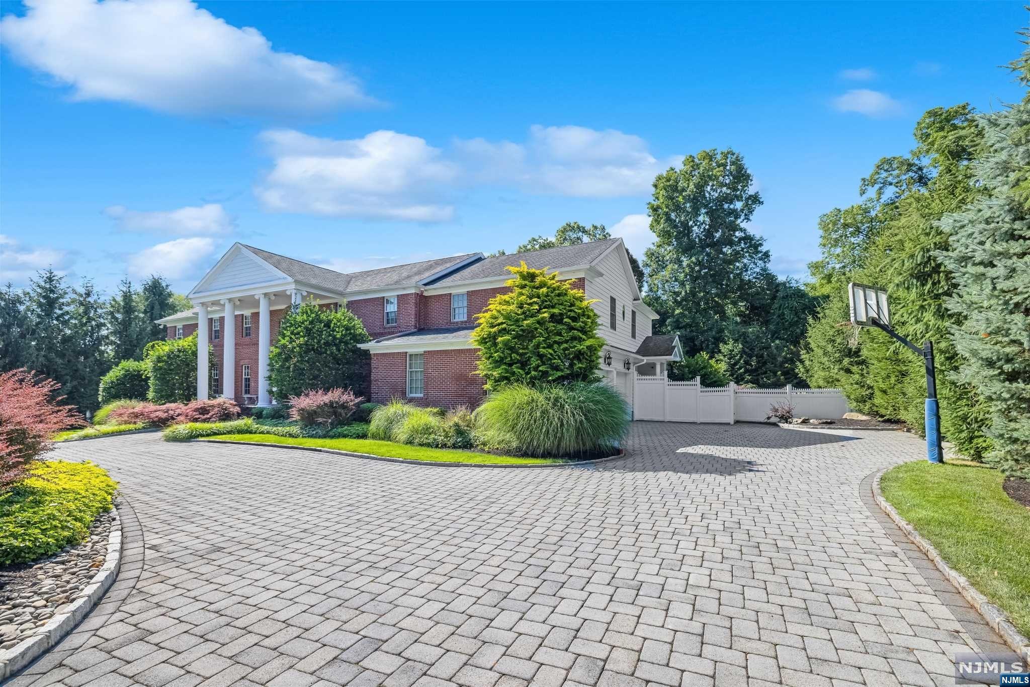 19 Pine Hill Road