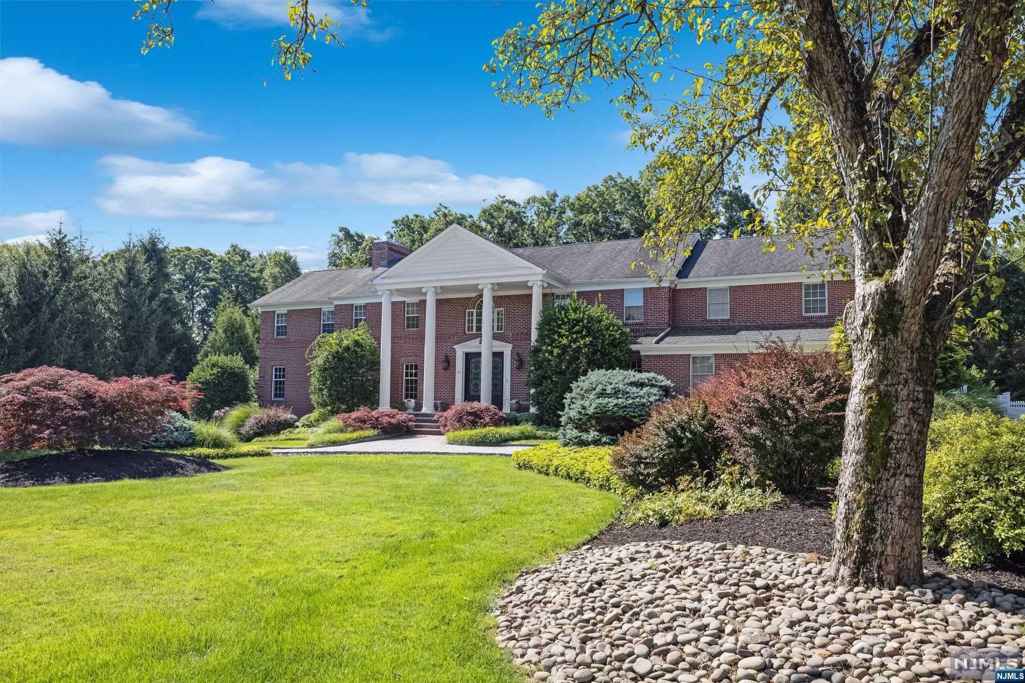 19 Pine Hill Road