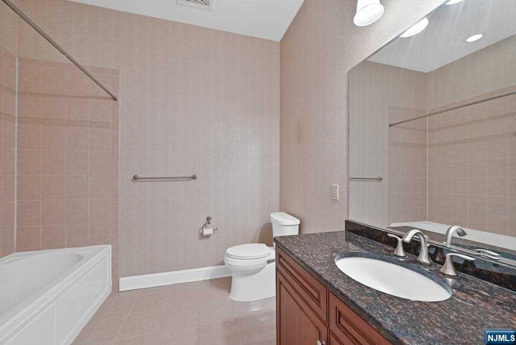 1104 The Plaza 1104