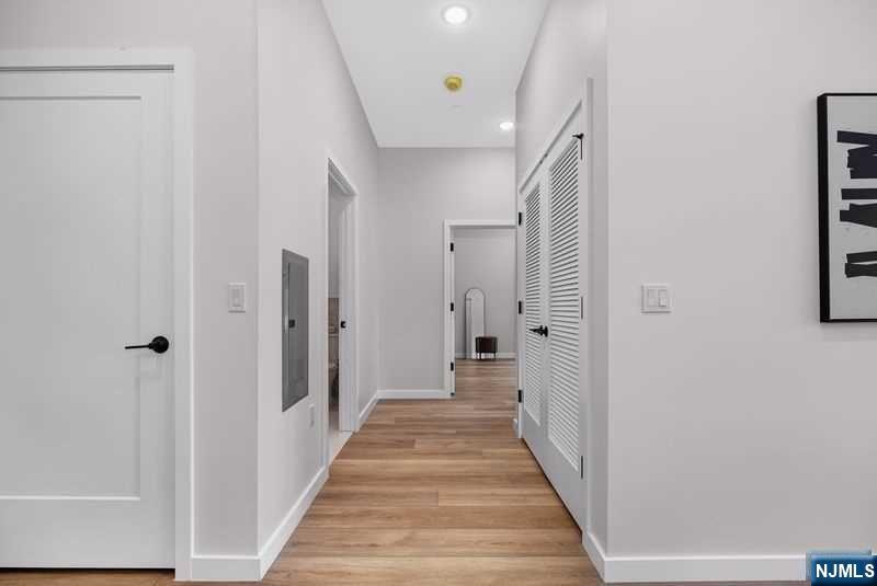 51 Queen Anne Road 210