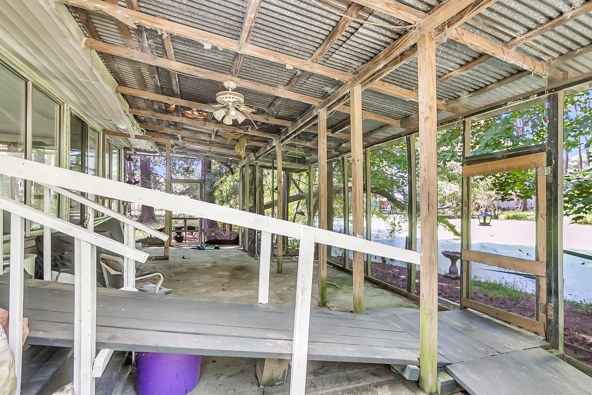 1635 Pocahontas Circle