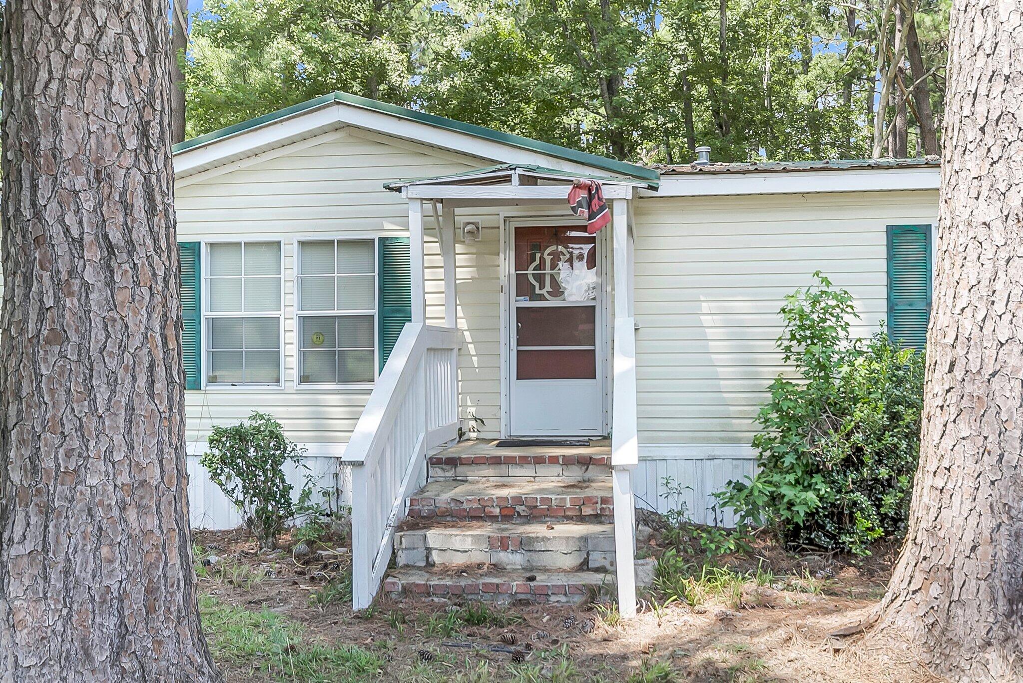 1635 Pocahontas Circle