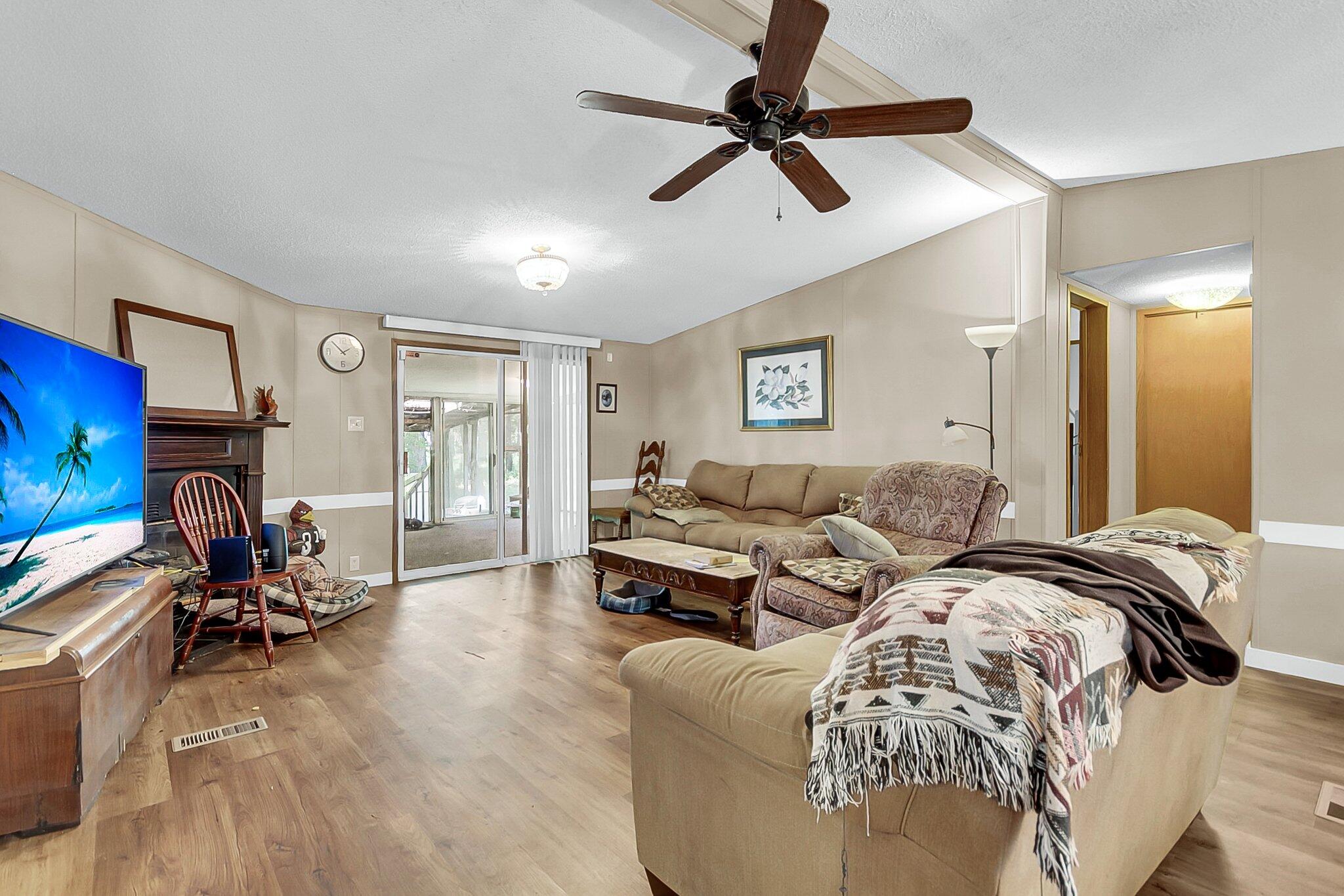 1635 Pocahontas Circle