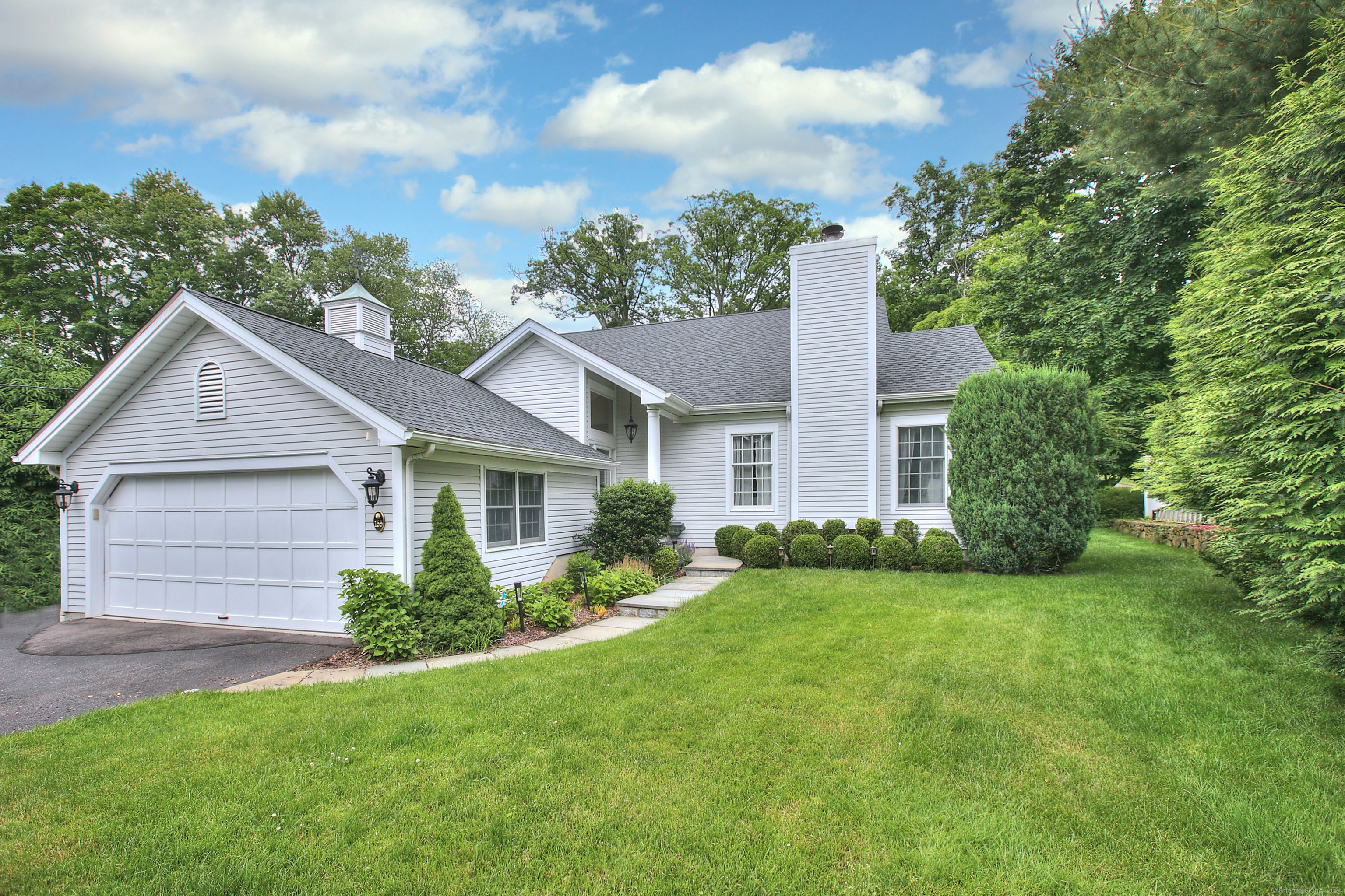 165 Compo Road South