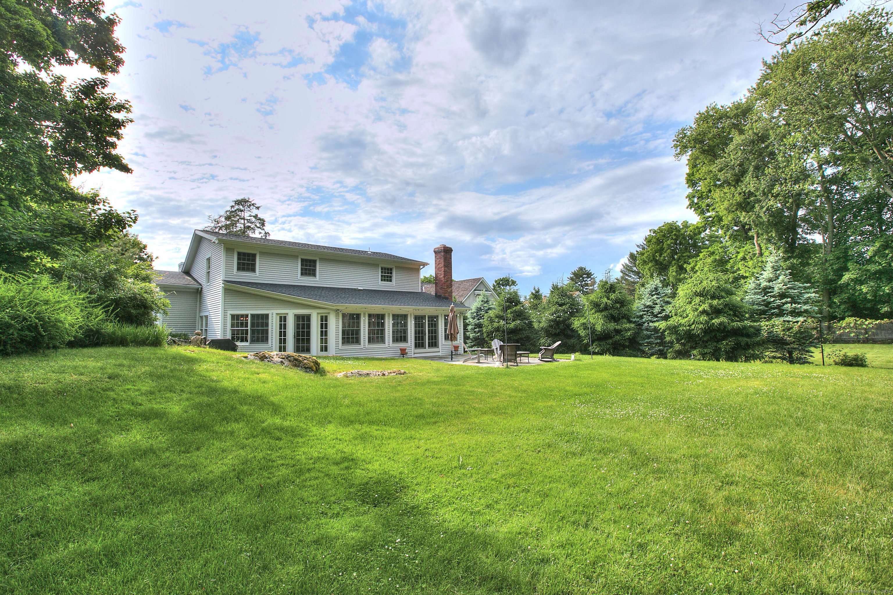 165 Compo Road South