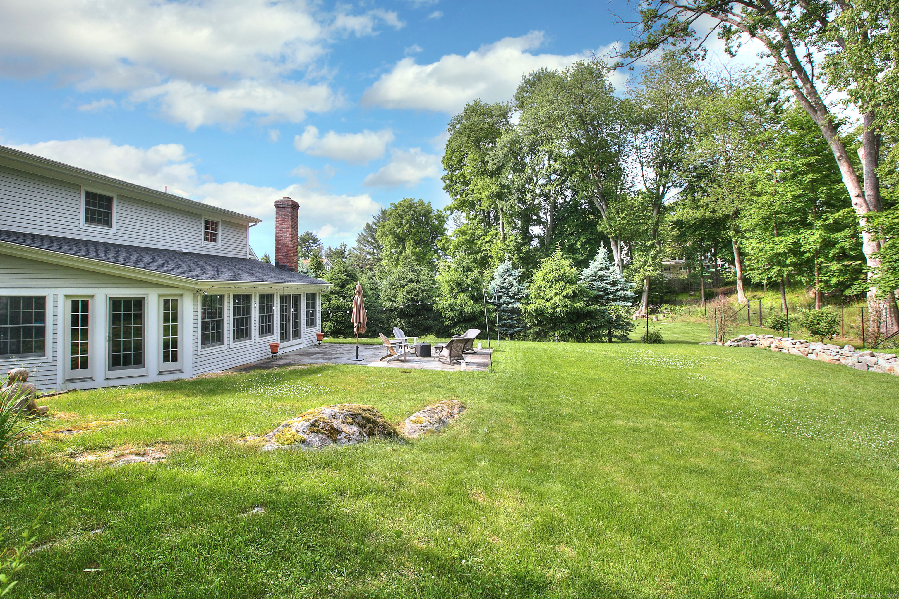 165 Compo Road South