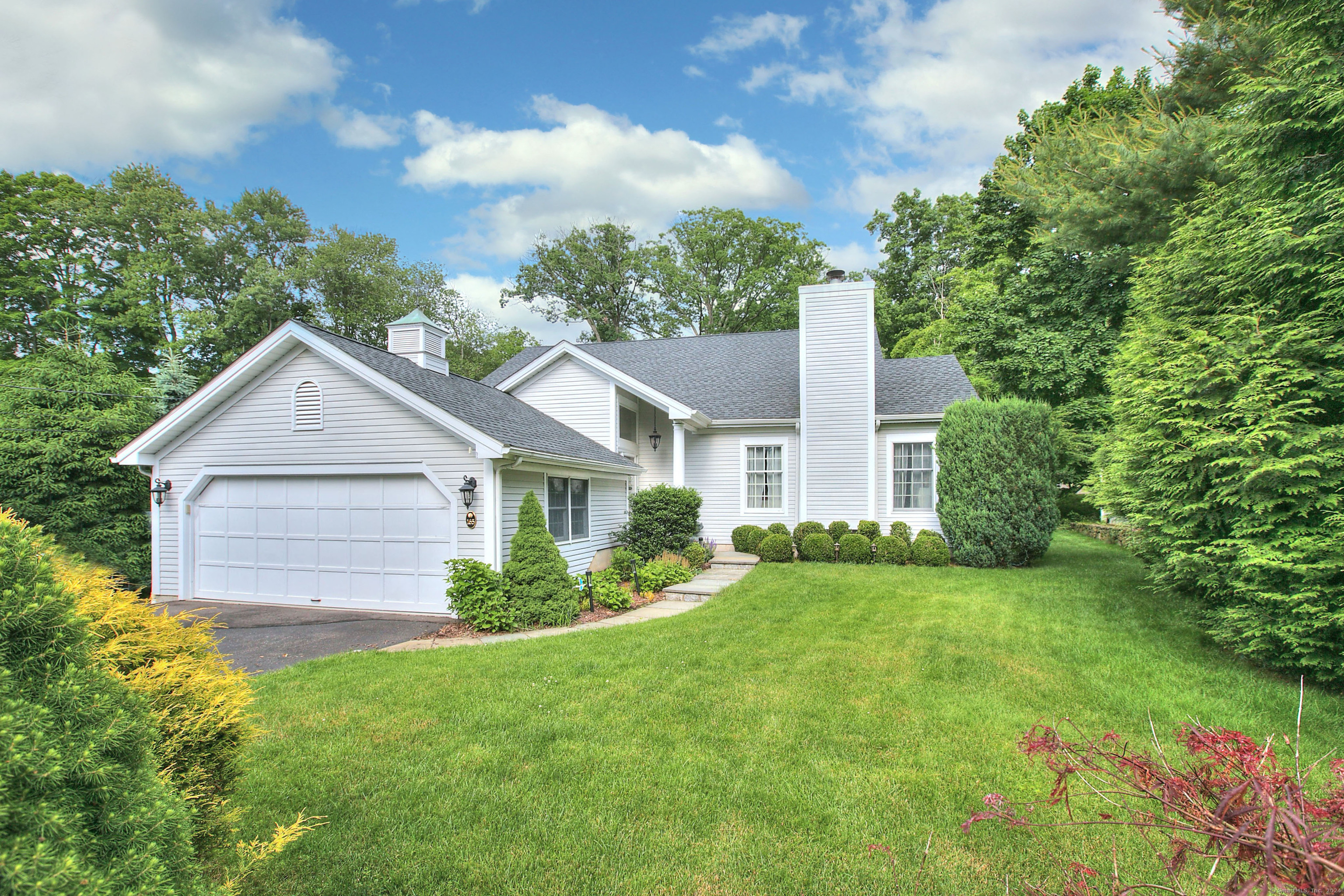 165 Compo Road South