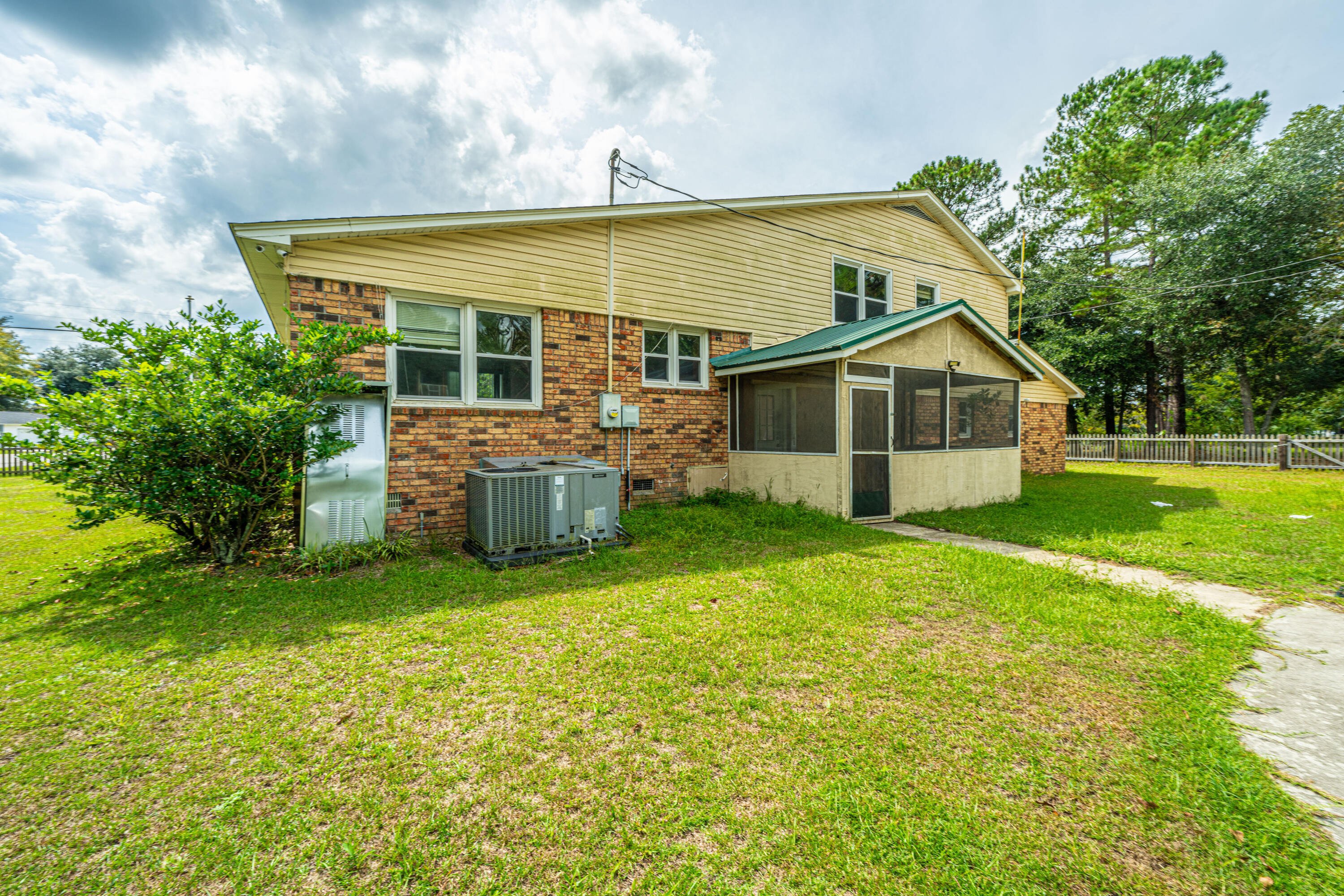 4705 N Highway 52
