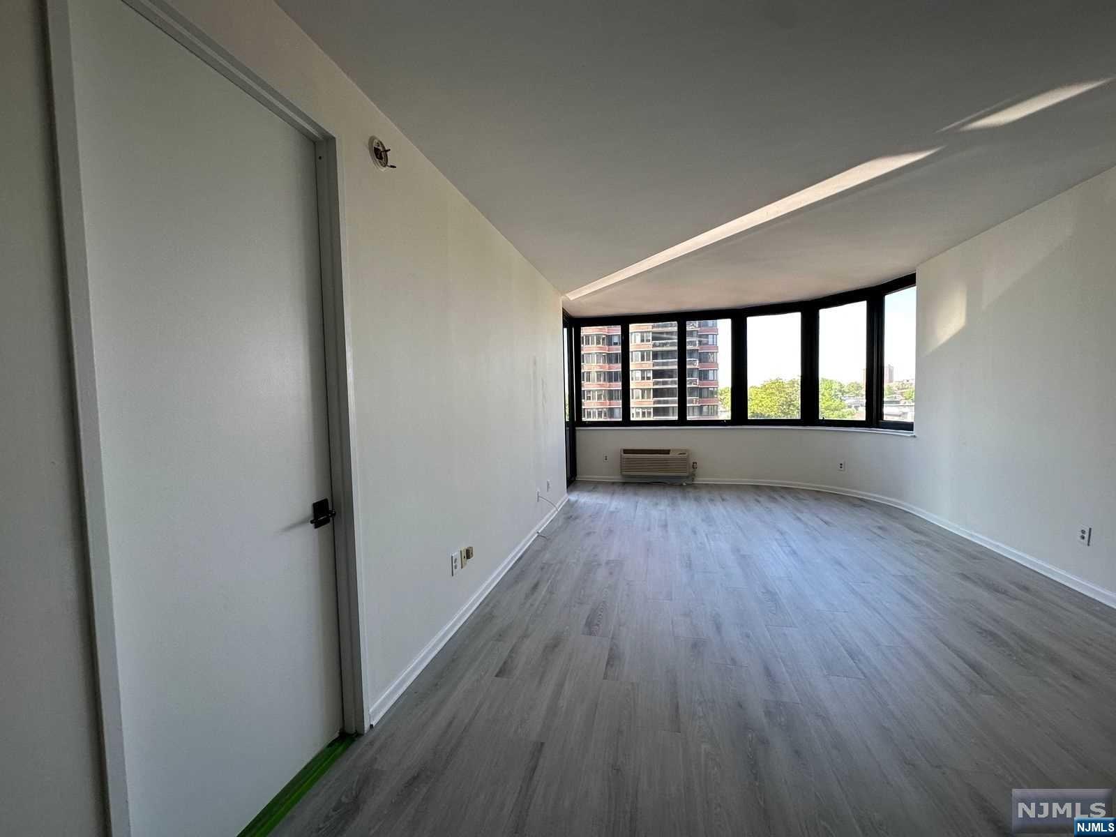100 Carlyle Drive 9FN