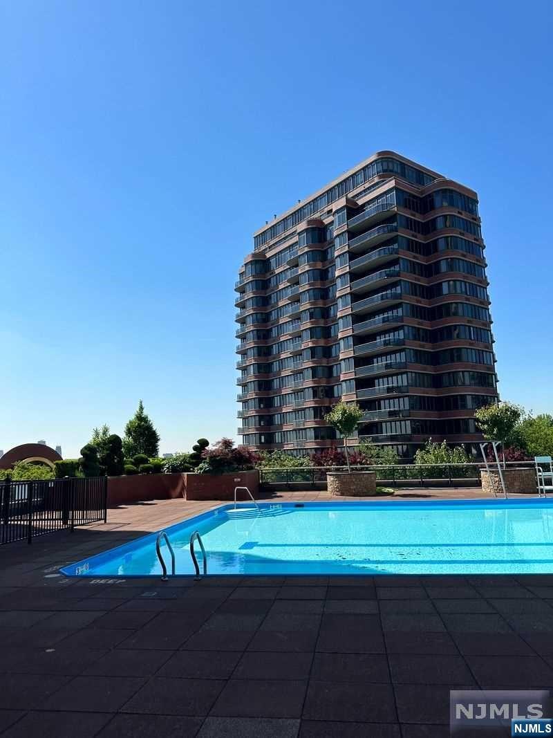 100 Carlyle Drive 9FN