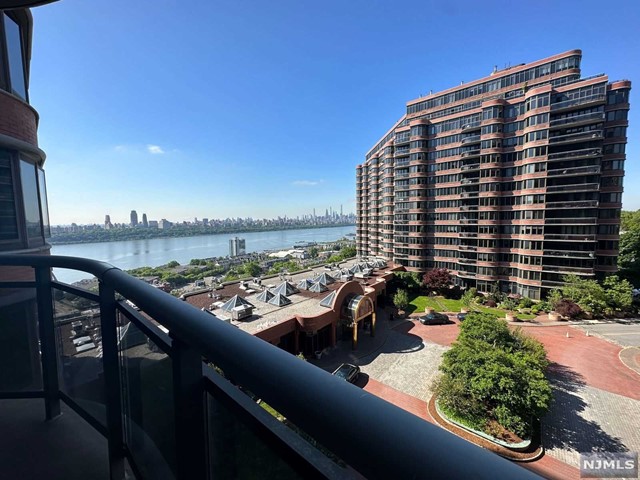 100 Carlyle Drive 9FN