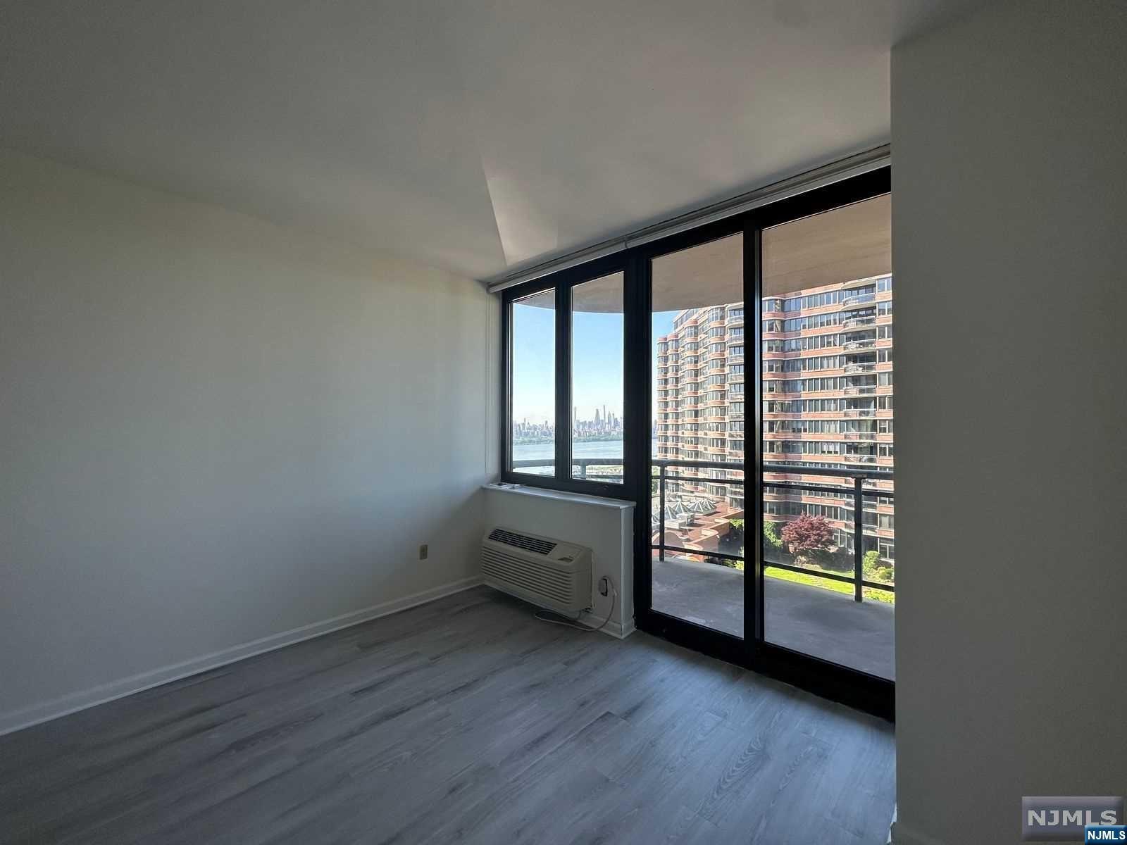 100 Carlyle Drive 9FN