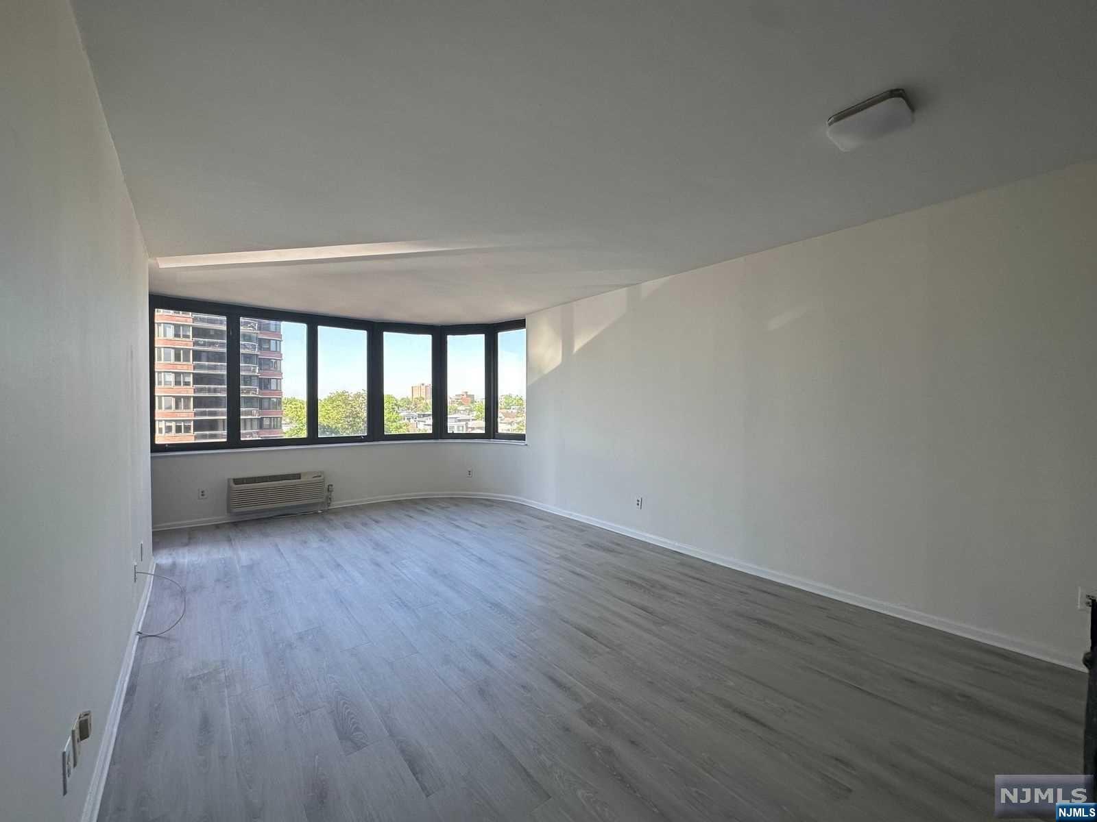 100 Carlyle Drive 9FN