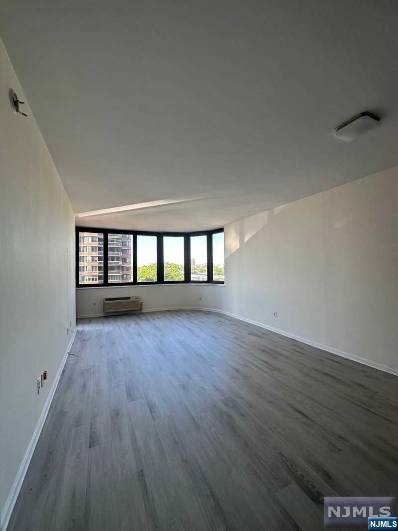 100 Carlyle Drive 9FN